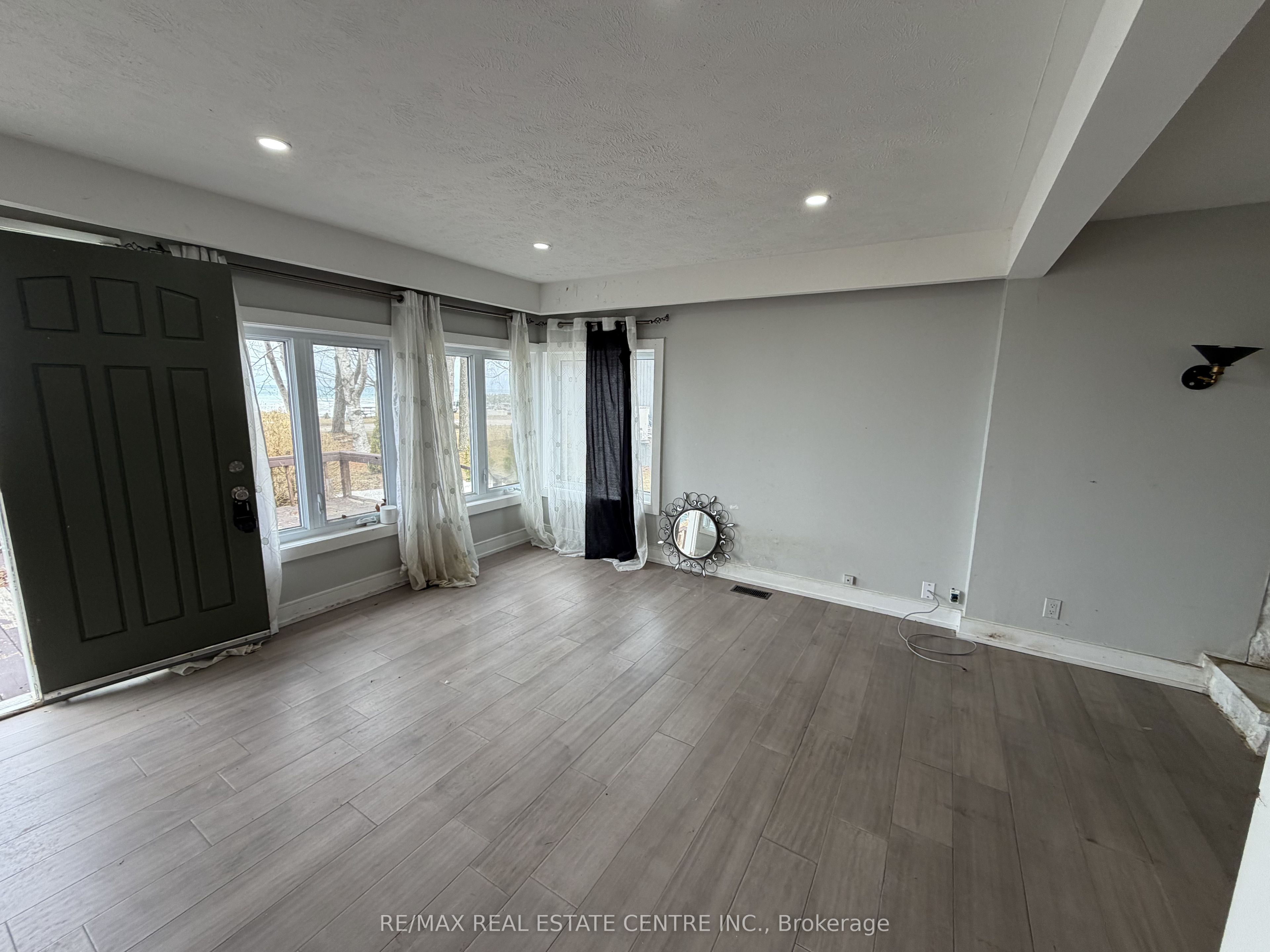 35 Lakeside Avenue Property Photo 15