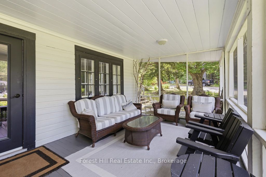 1040 Walker Lake Drive Property Photo 11