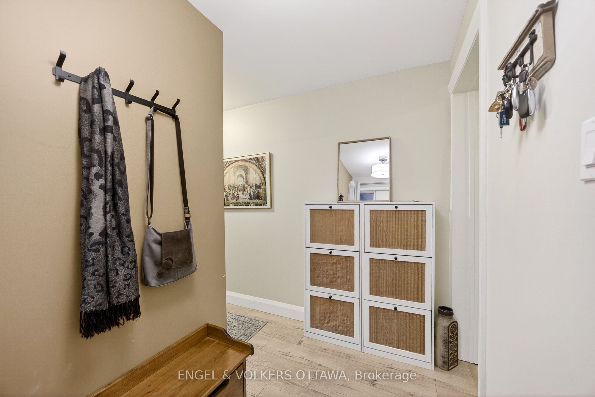 35 Robinson Avenue B Property Photo 3