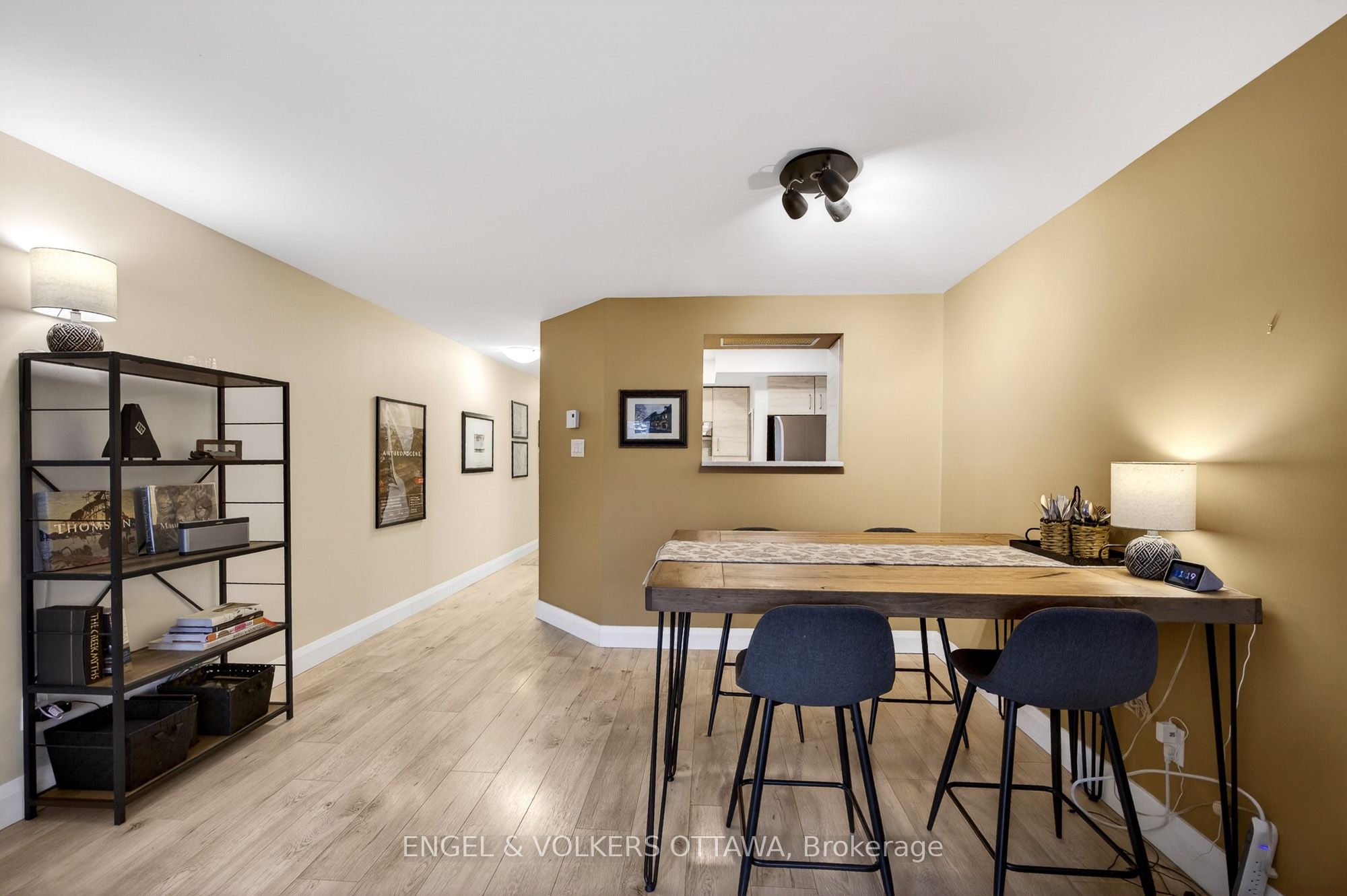 35 Robinson Avenue B Property Photo 6