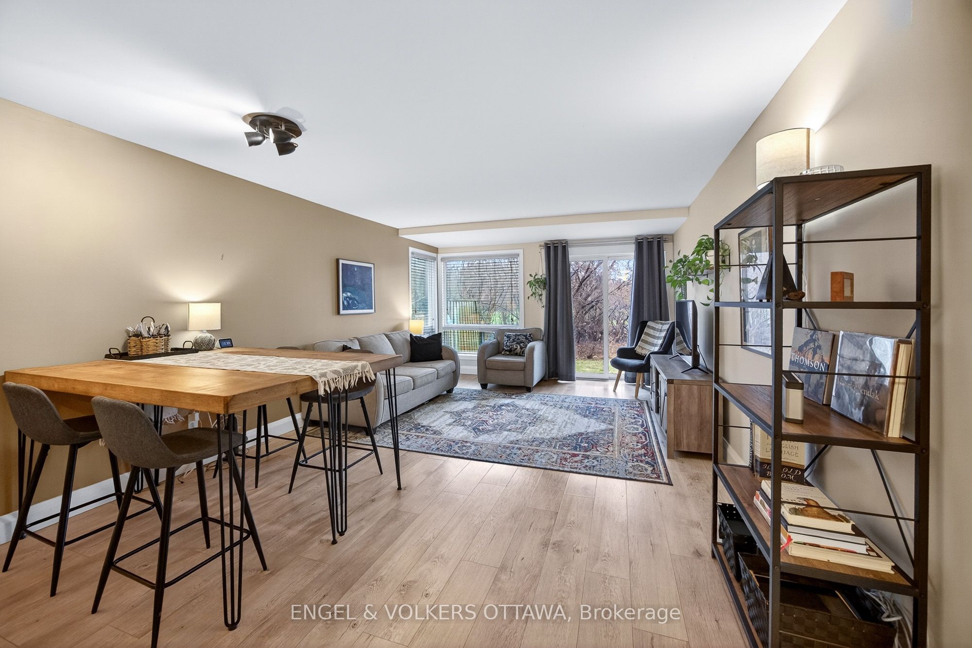 35 Robinson Avenue B Property Photo 7