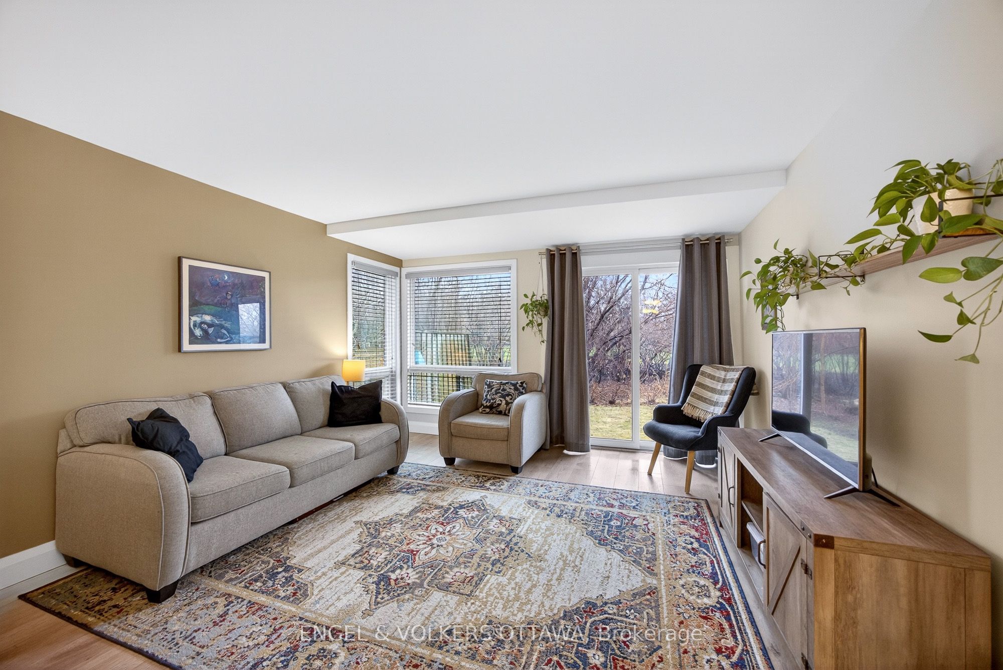 35 Robinson Avenue B Property Photo 8