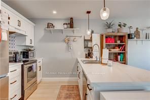 195 Charles Street E Property Photo 5