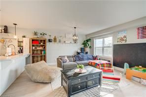 195 Charles Street E Property Photo 10