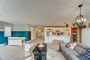 195 Charles Street E Property Photo 15