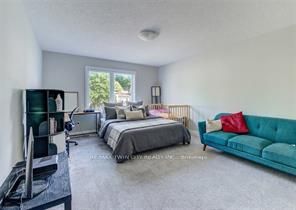 195 Charles Street E Property Photo 20