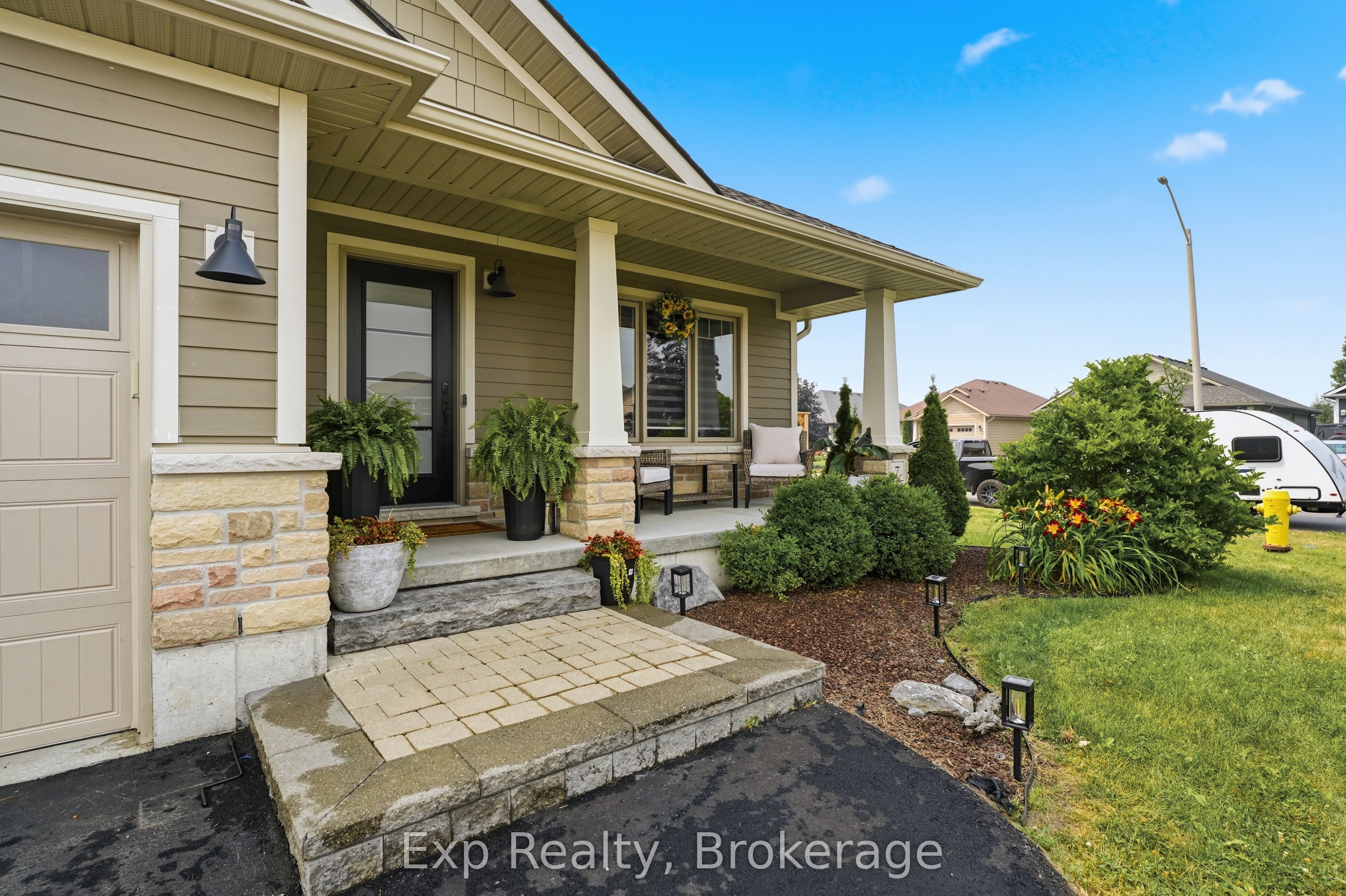 7 Tessa Boulevard Property Photo 5