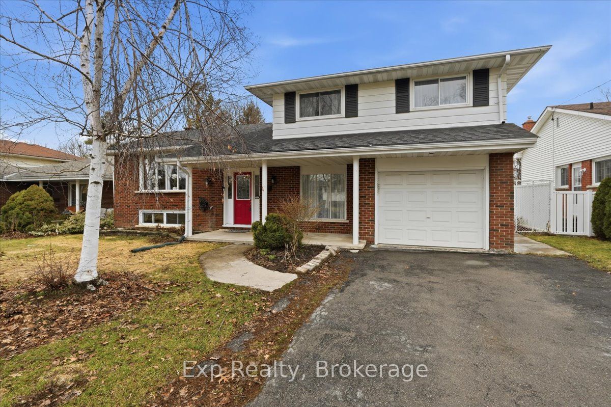 15 Thorncliffe Drive Property Photo 1