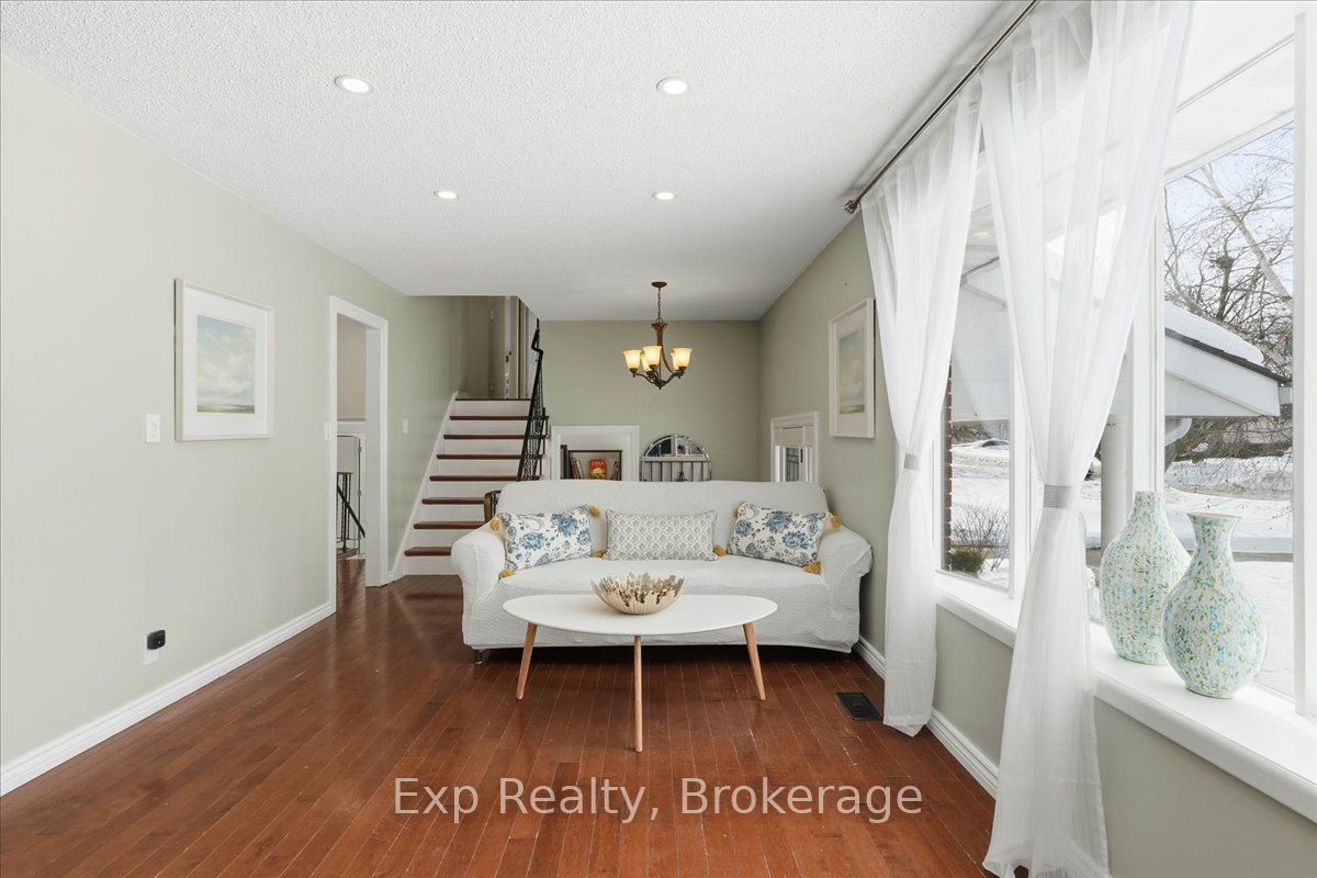 15 Thorncliffe Drive Property Photo 7