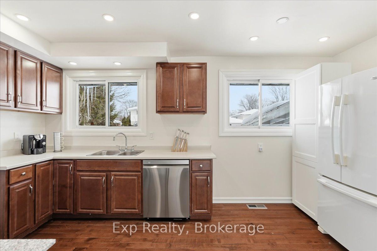 15 Thorncliffe Drive Property Photo 14