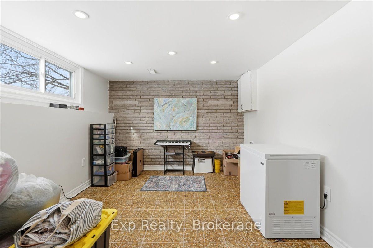 15 Thorncliffe Drive Property Photo 33