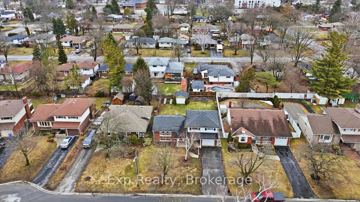 15 Thorncliffe Drive Property Photo 38