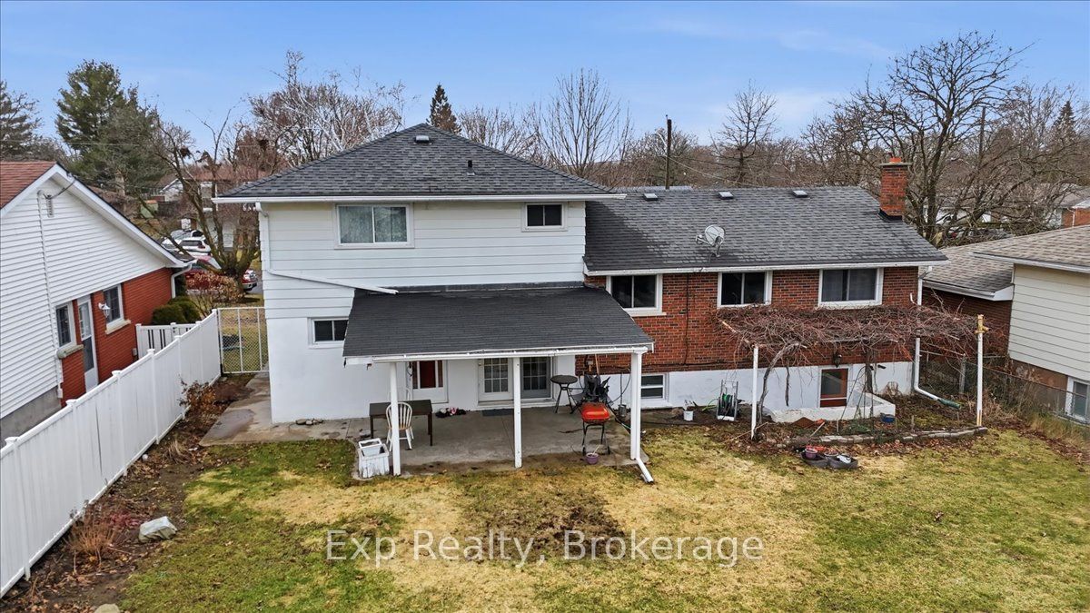 15 Thorncliffe Drive Property Photo 40