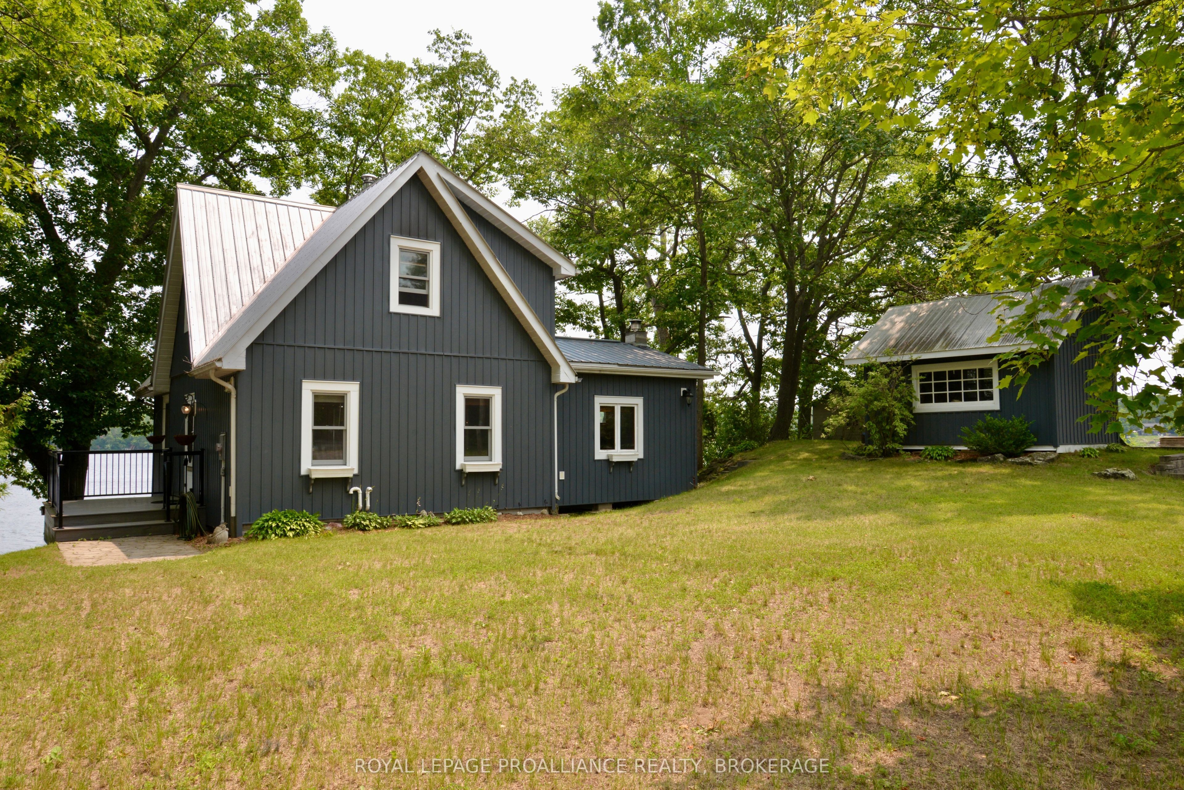 6079 Carleton Drive Property Photo 6