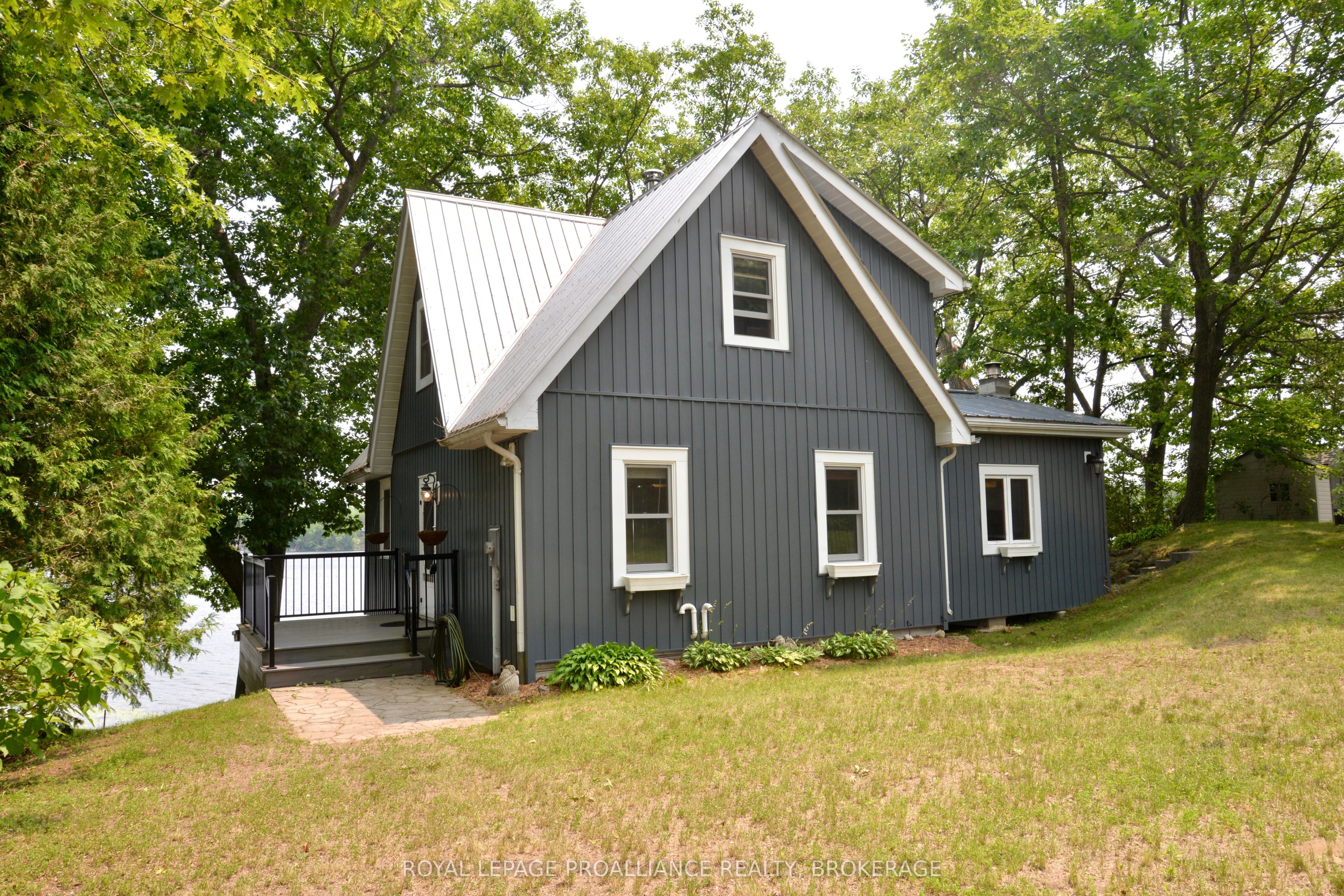 6079 Carleton Drive Property Photo 7