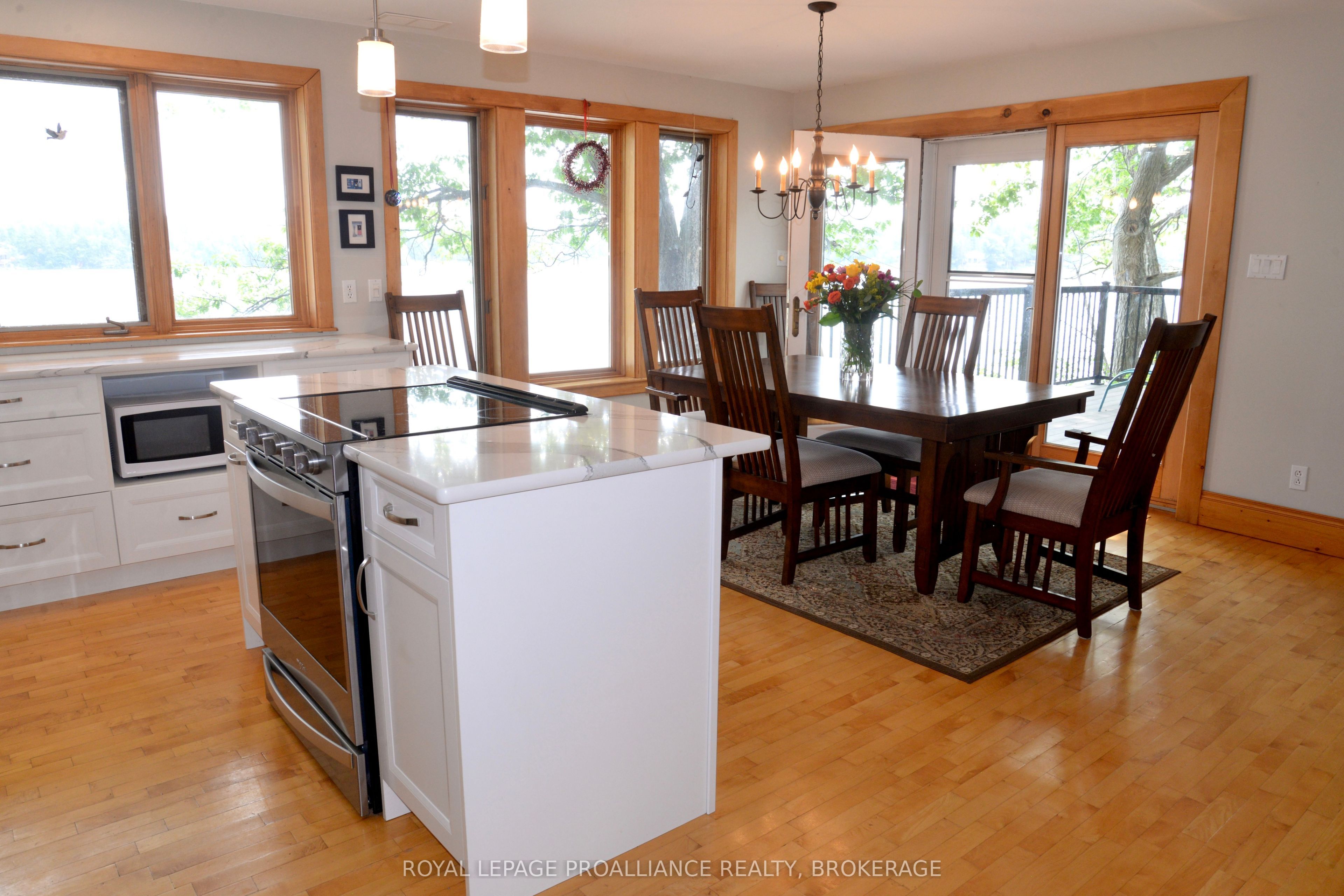 6079 Carleton Drive Property Photo 8