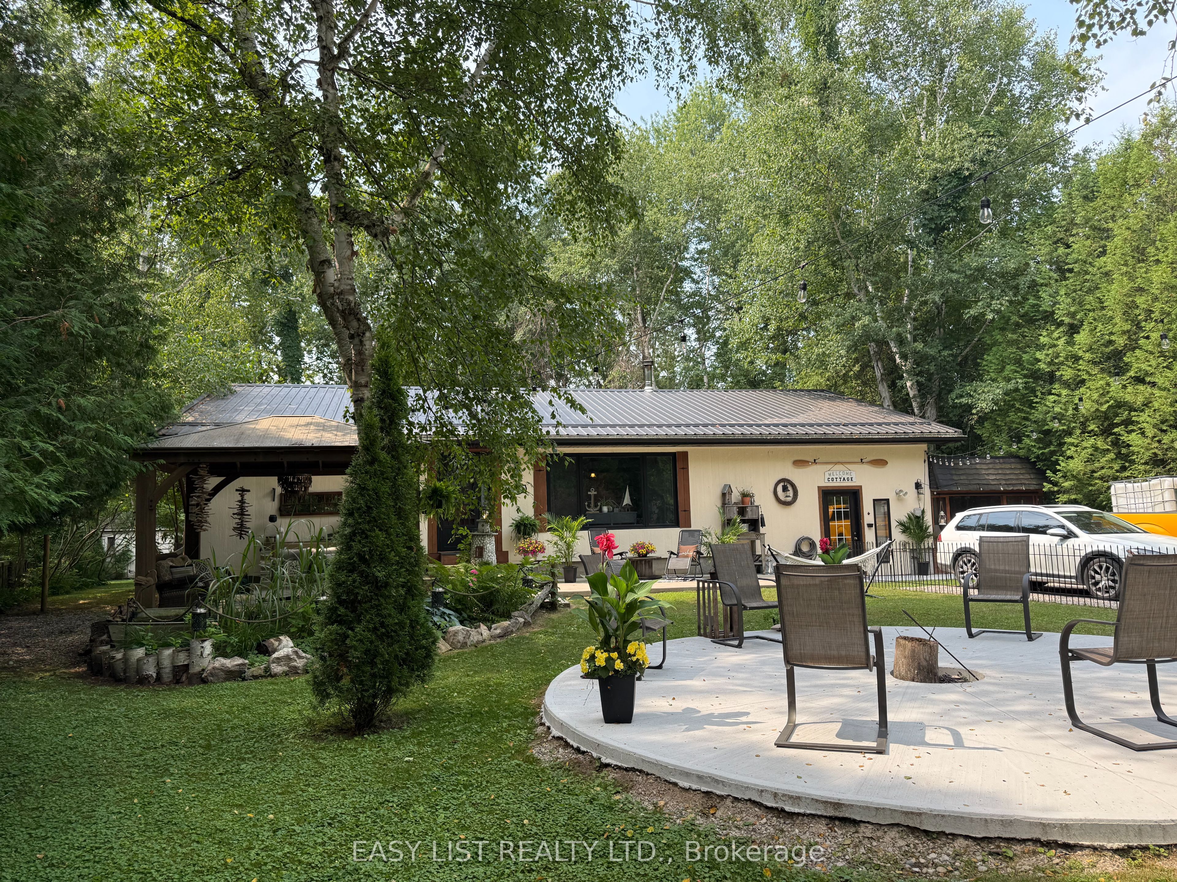 6087 Birch Lane Property Photo 5