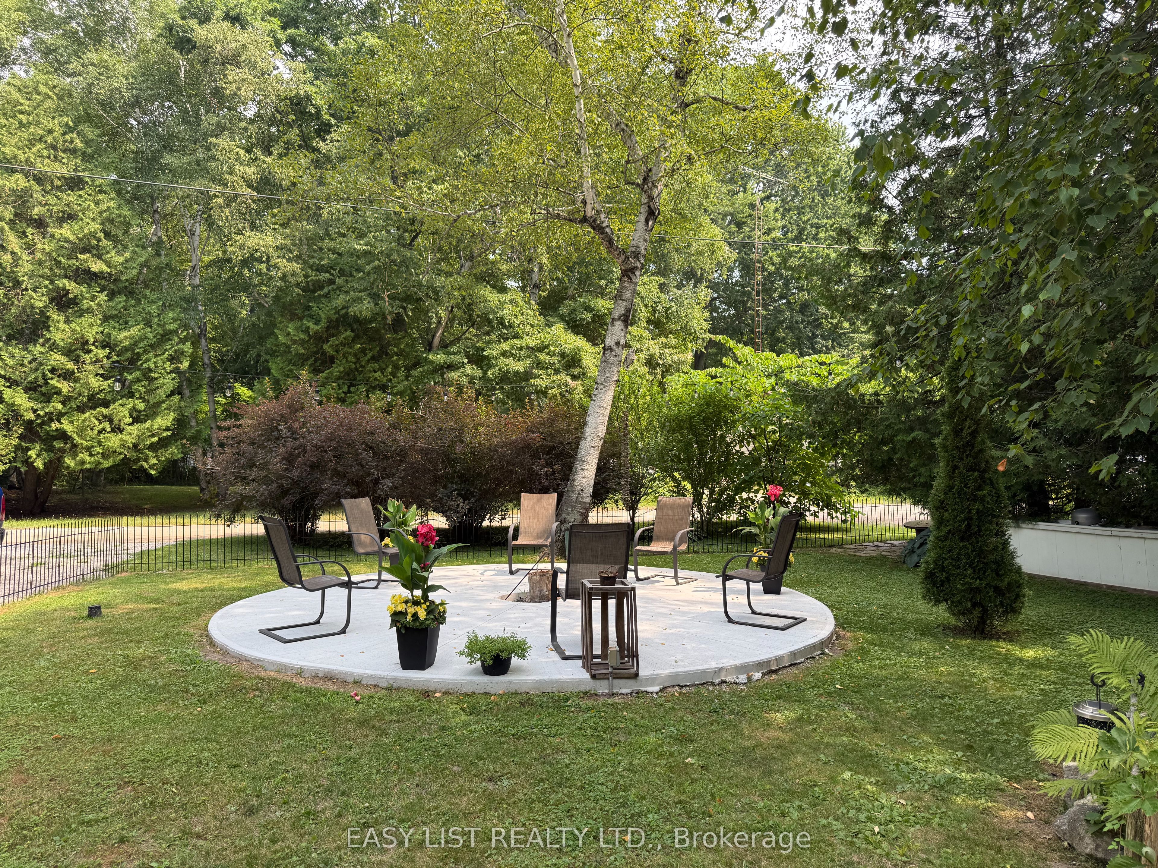 6087 Birch Lane Property Photo 13