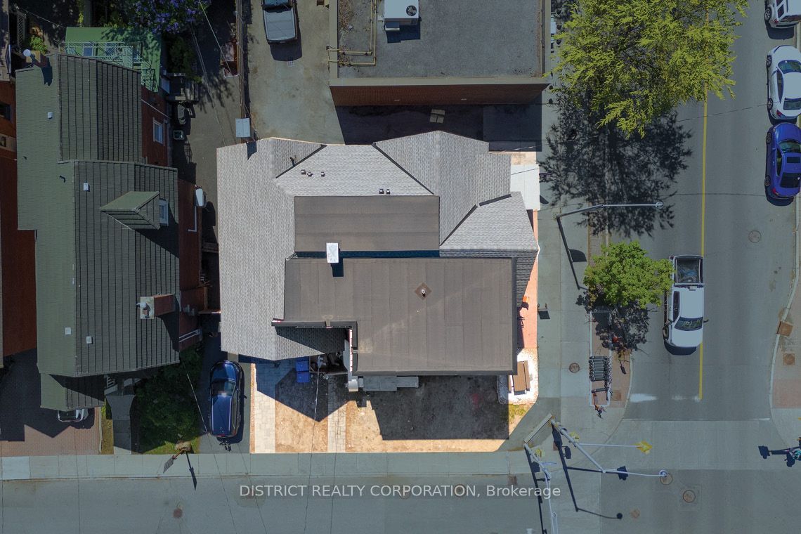 238 Laurier Avenue E Property Photo 7