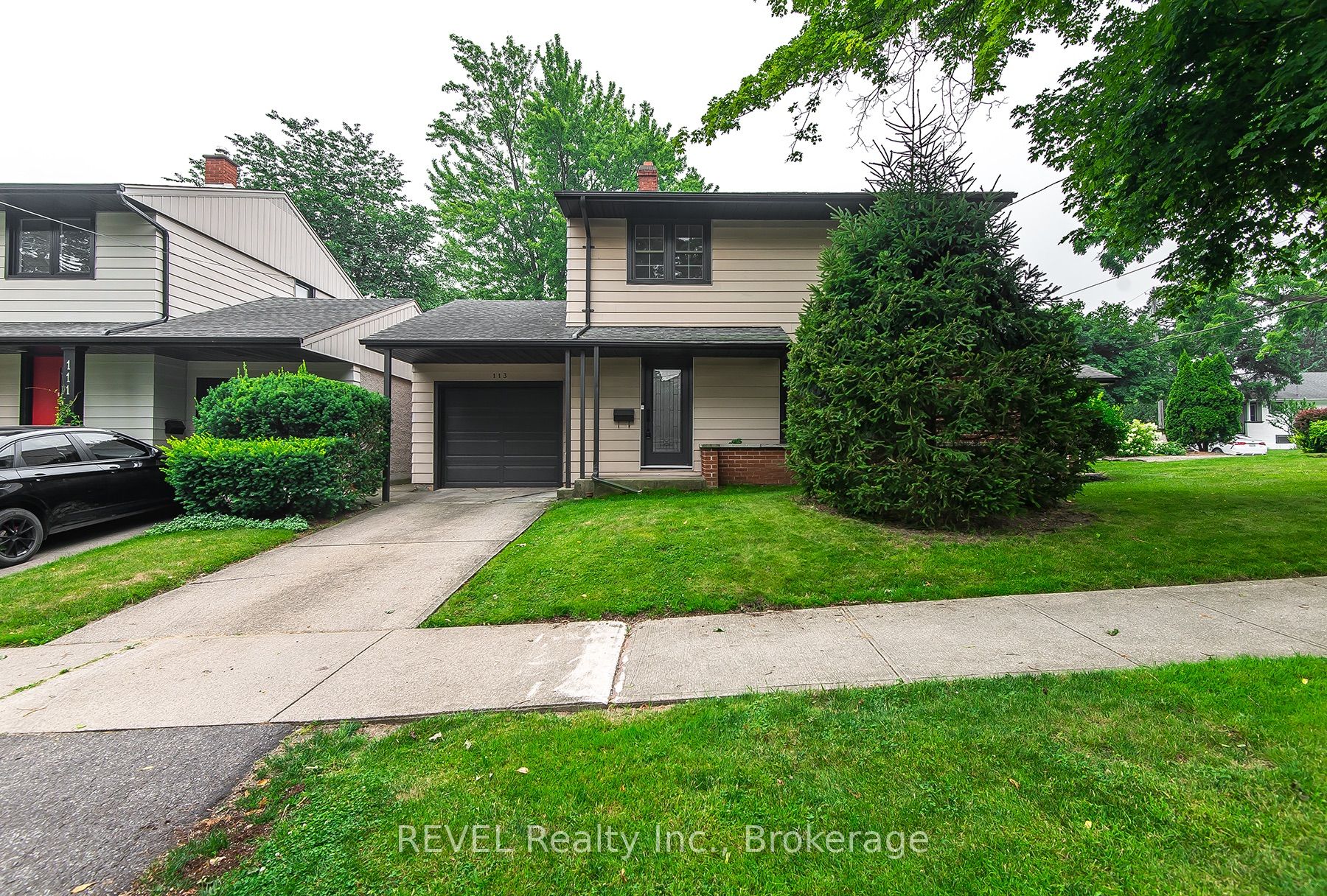 113 St. Paul Crescent Property Photo 3