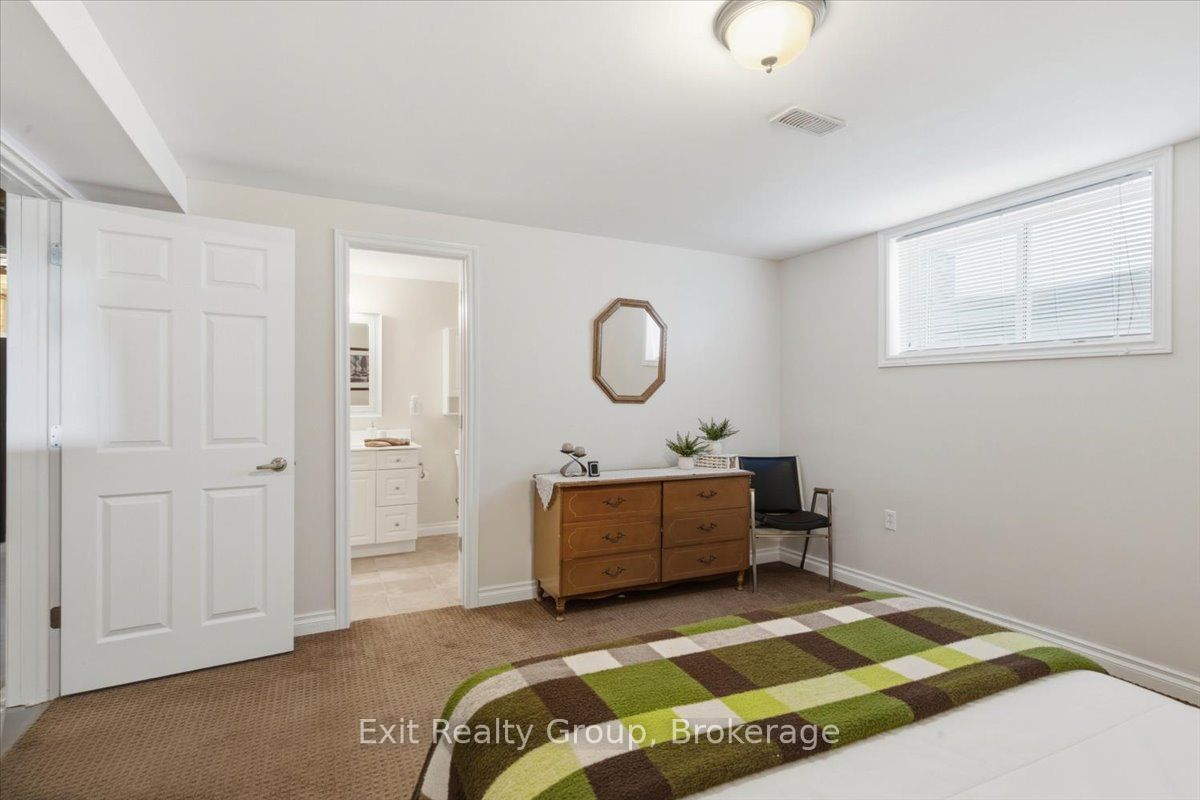 267 Raglan Street Property Photo 33