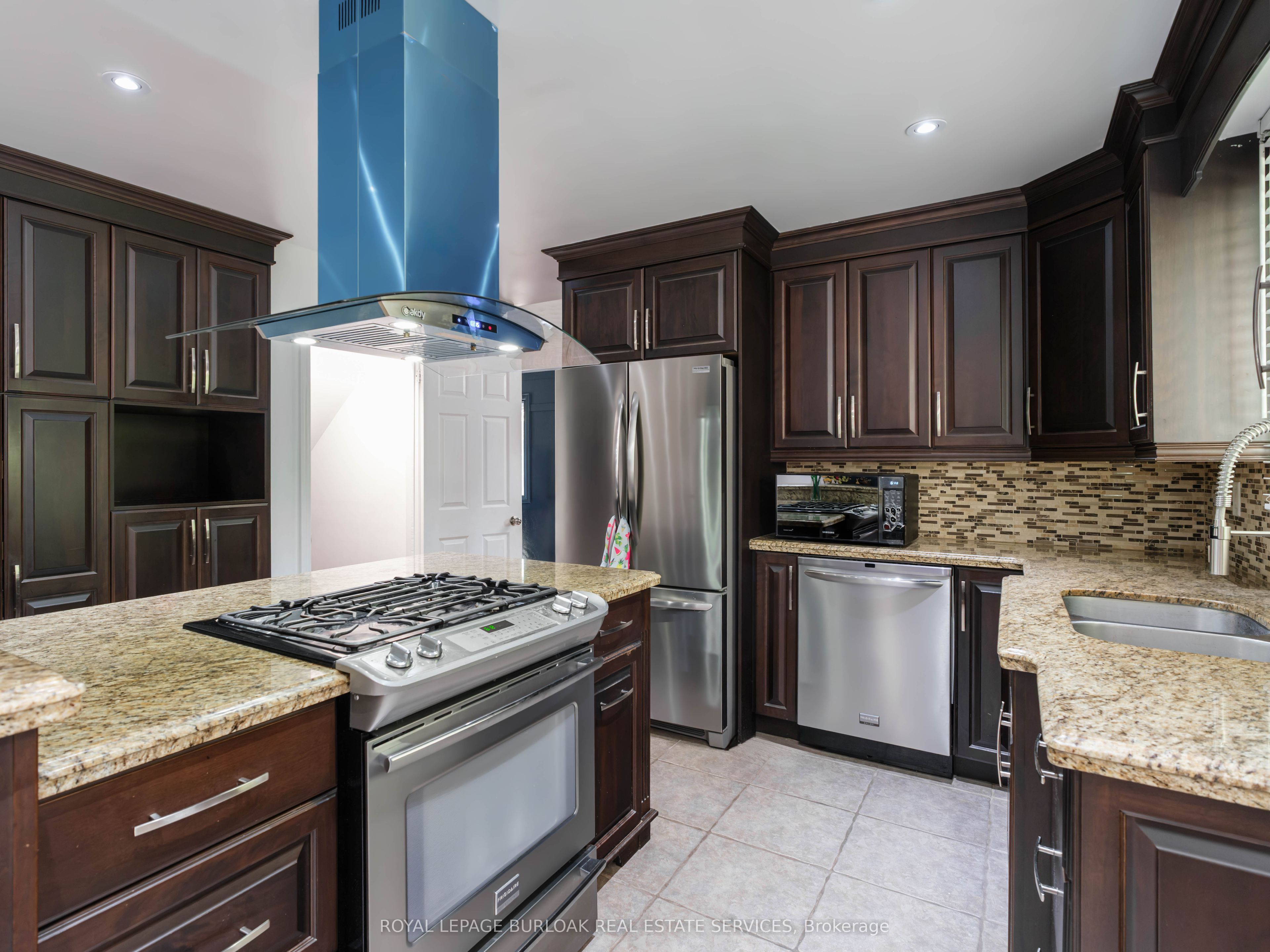 10 Porter Avenue Property Photo 7