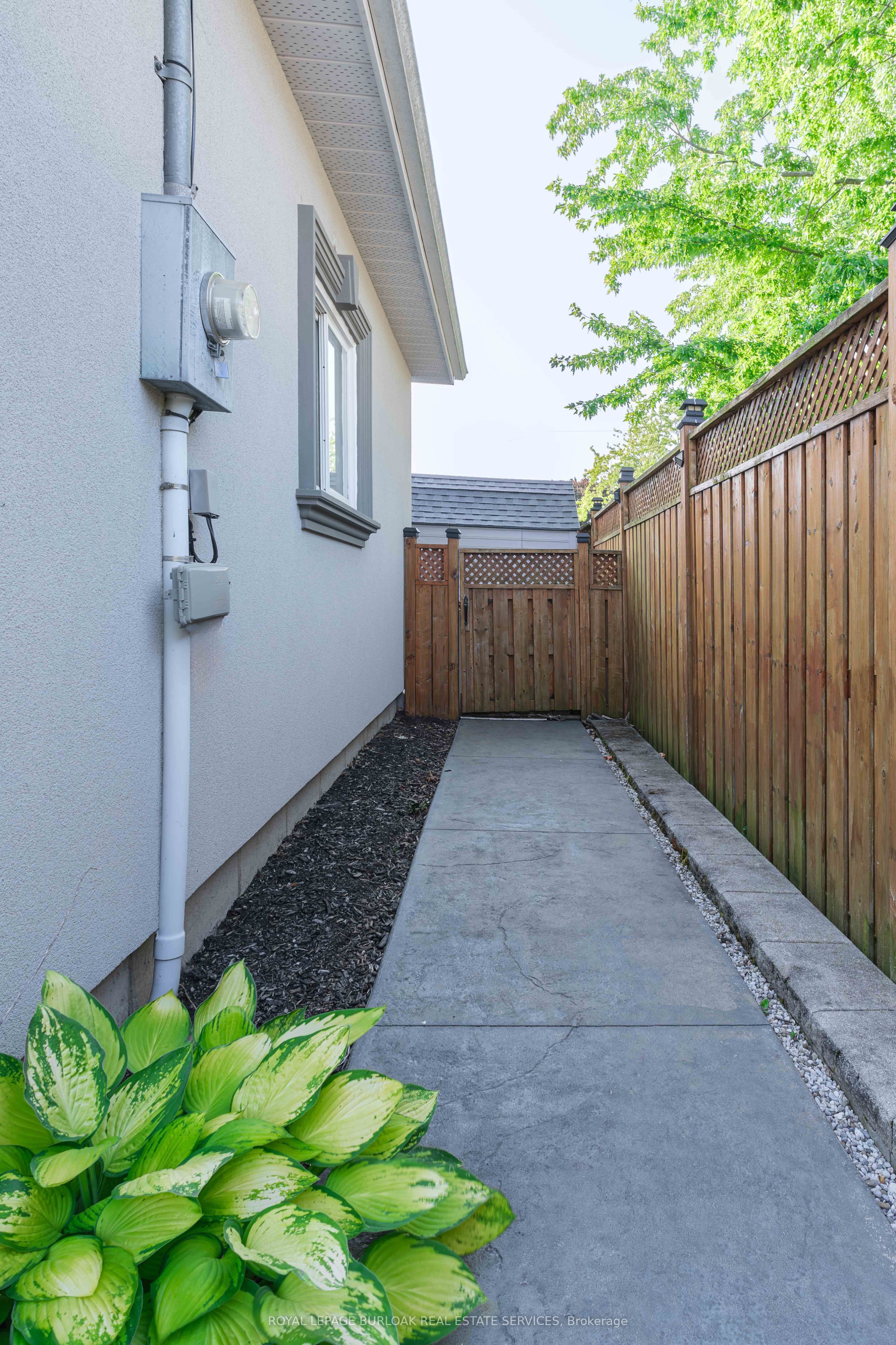 10 Porter Avenue Property Photo 32