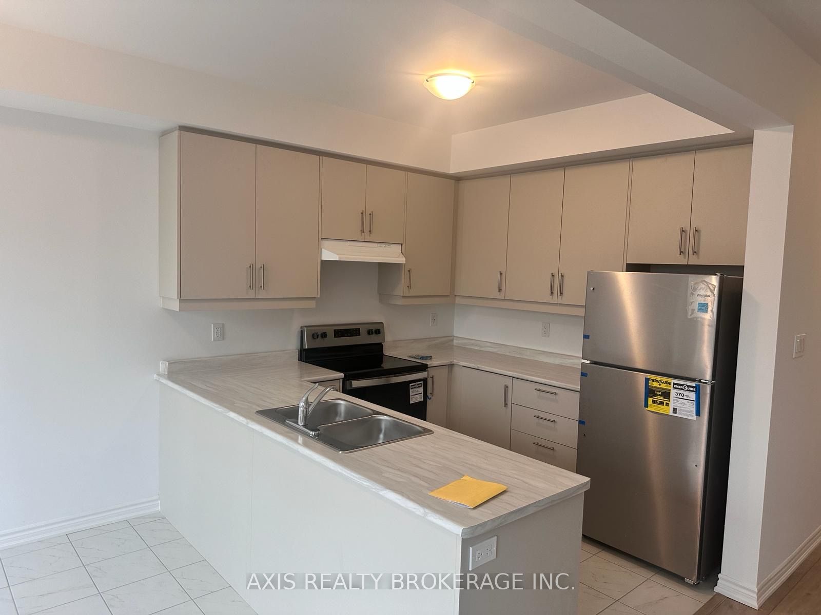 7456 Baycrest Common Property Photo 7