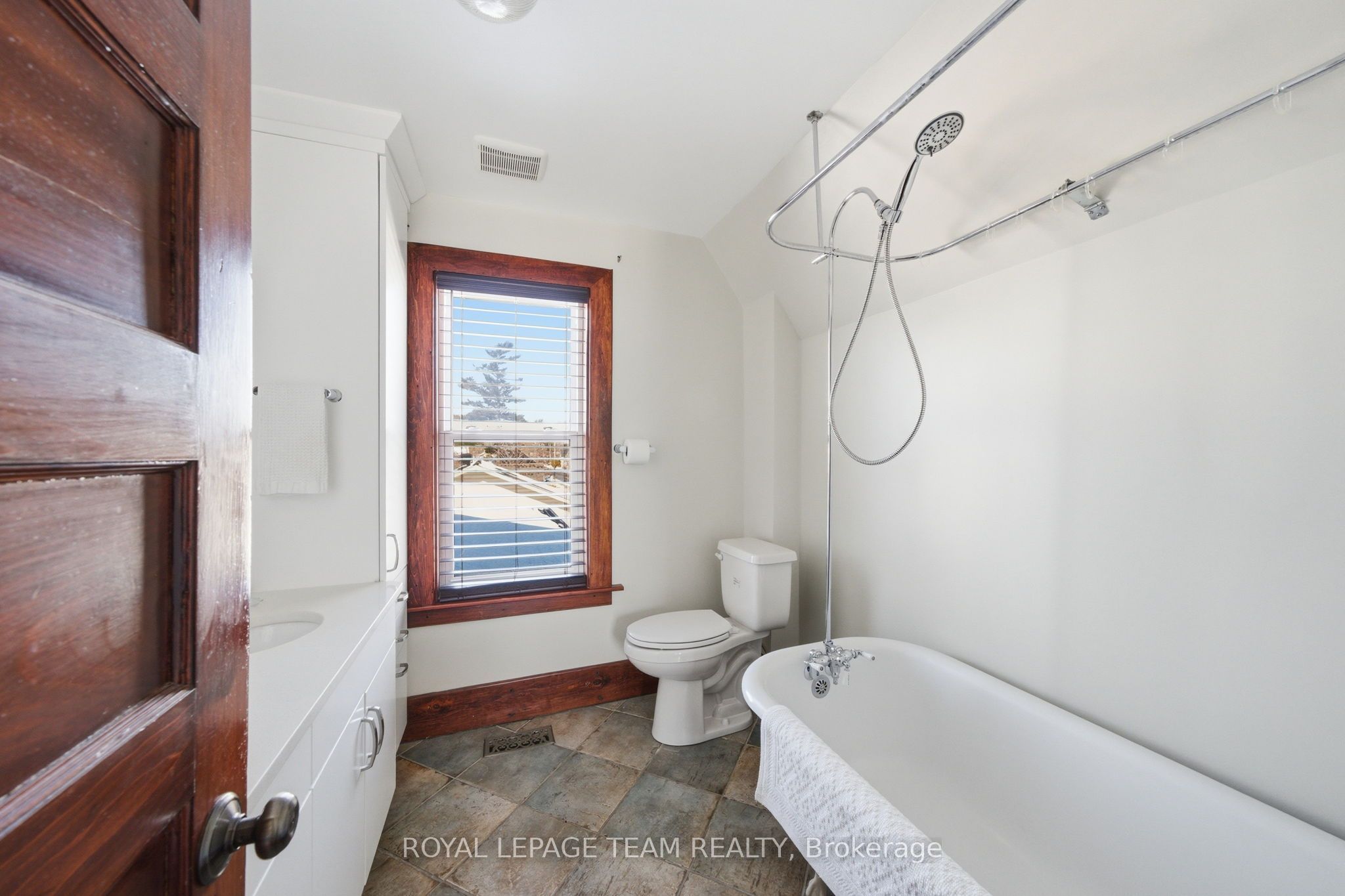 238 Park Avenue Property Photo 30