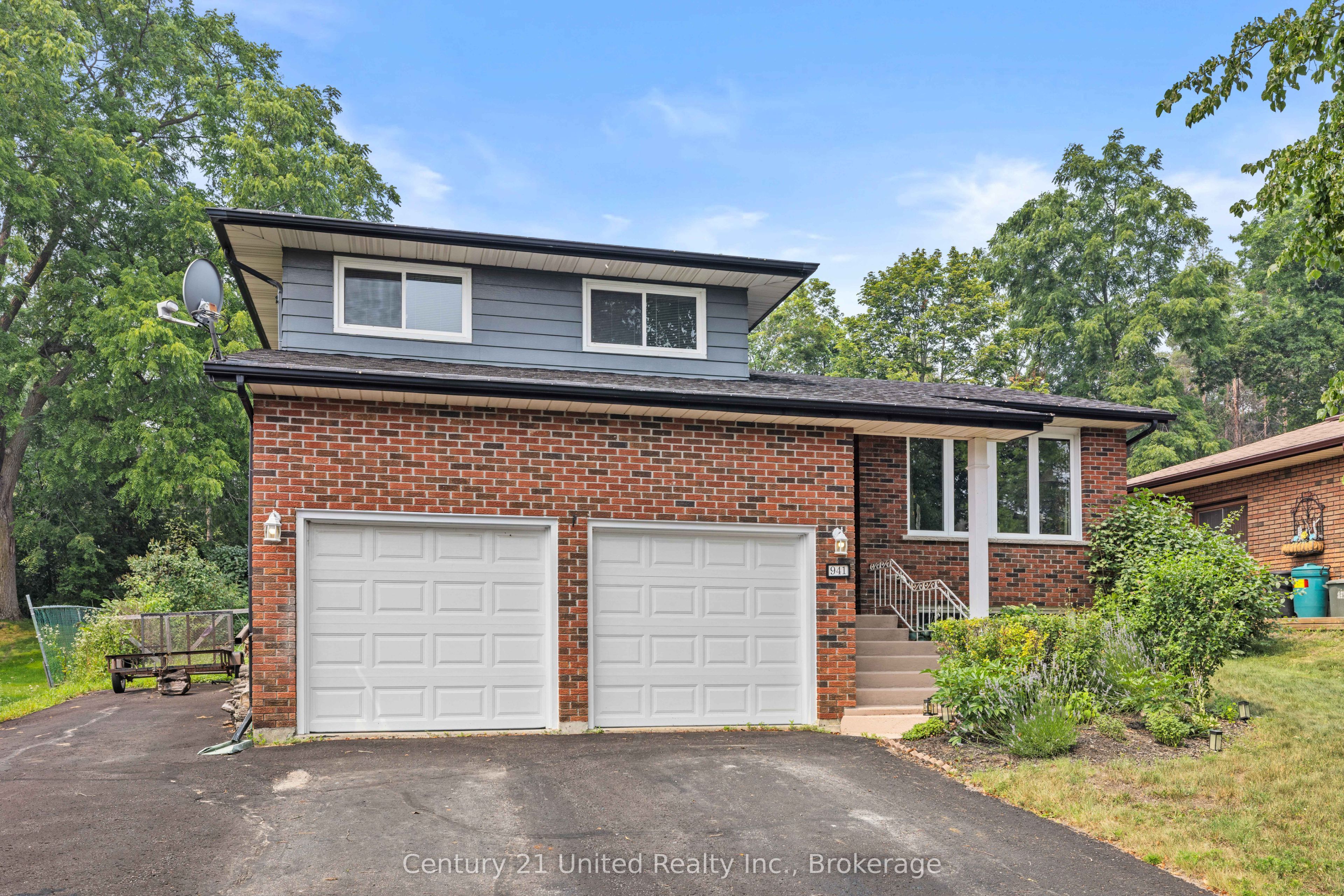 941 Golfview Road Property Photo 2