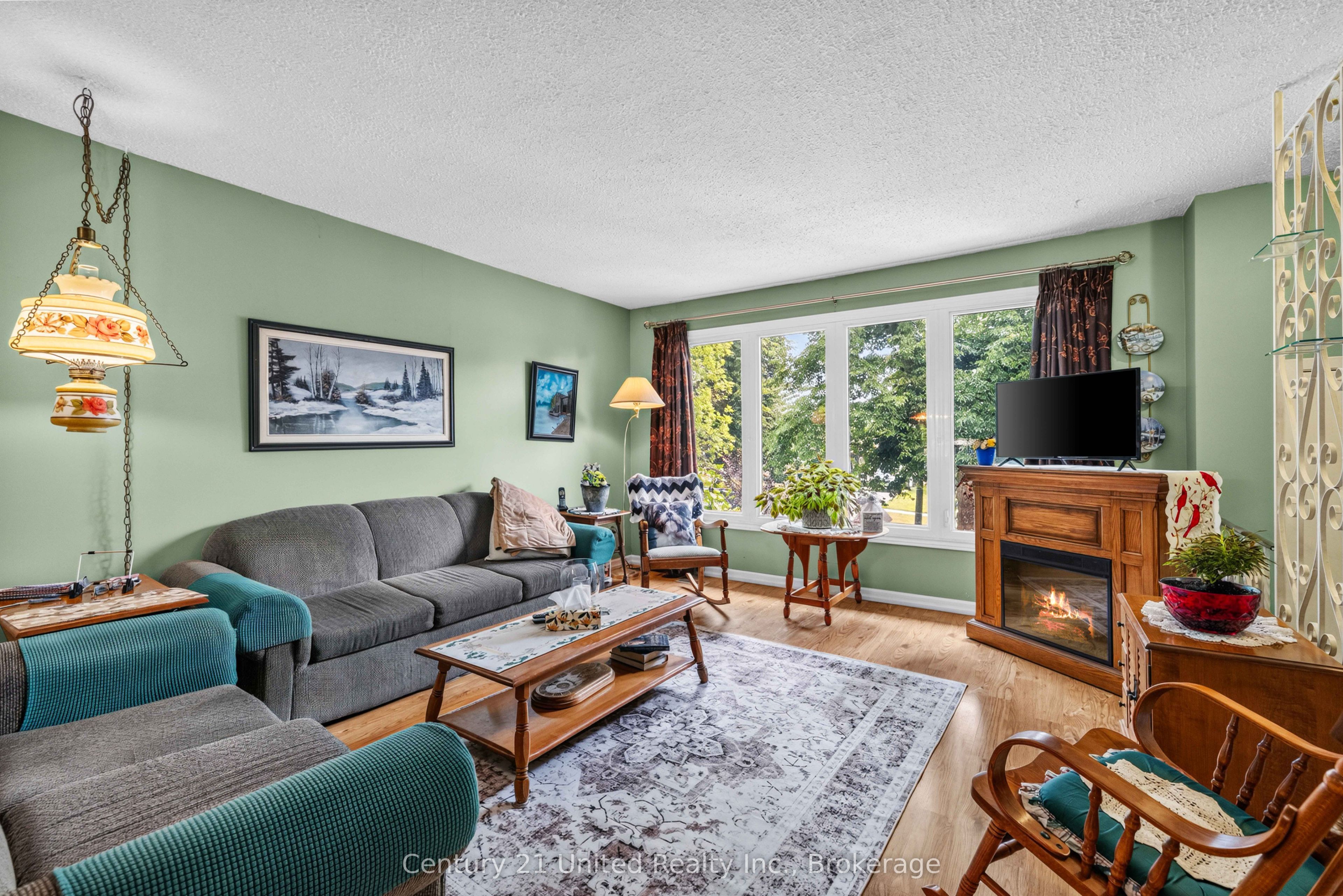 941 Golfview Road Property Photo 4