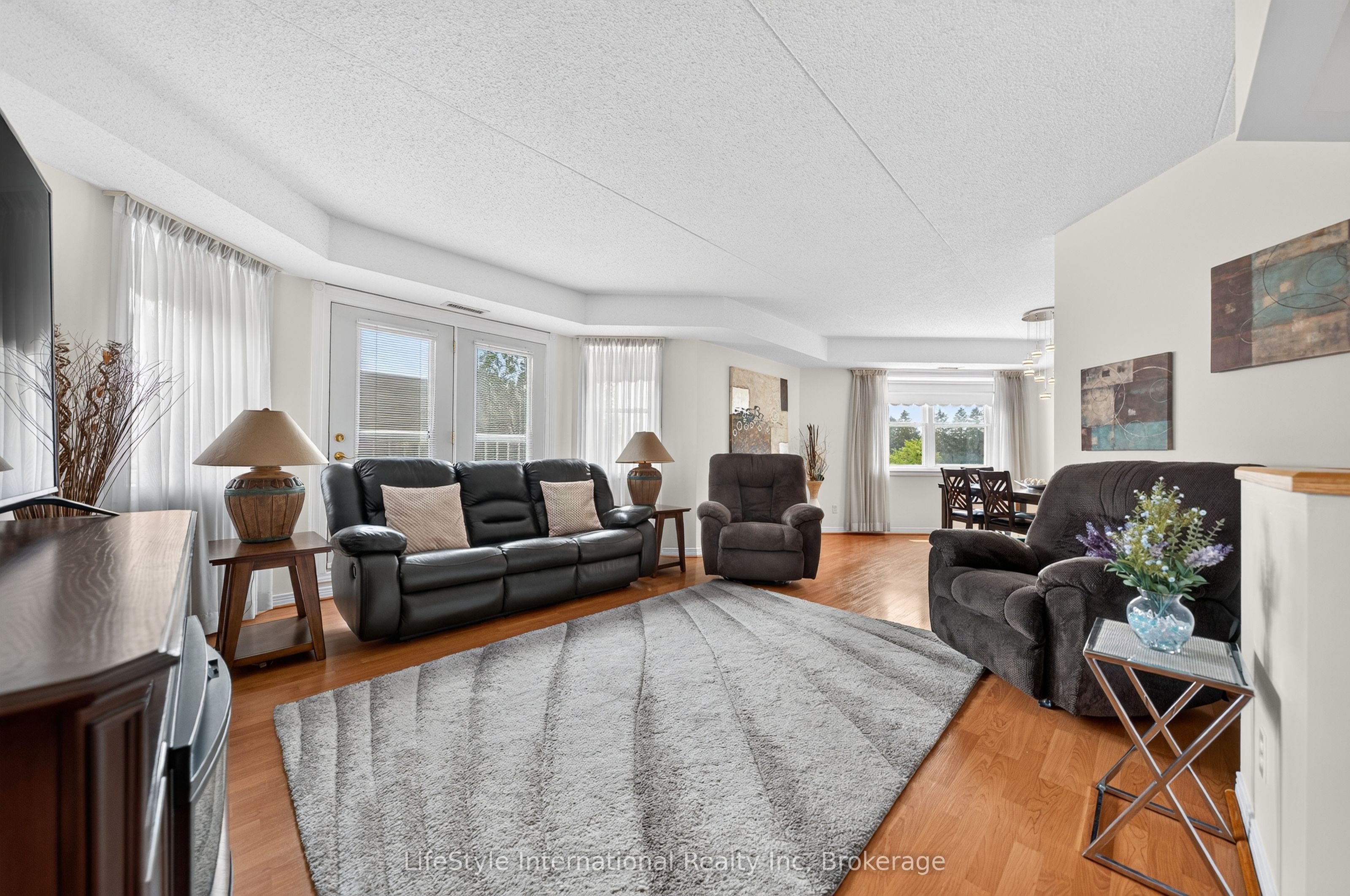 208 Silvercreek Parkway N 210 Property Photo 1