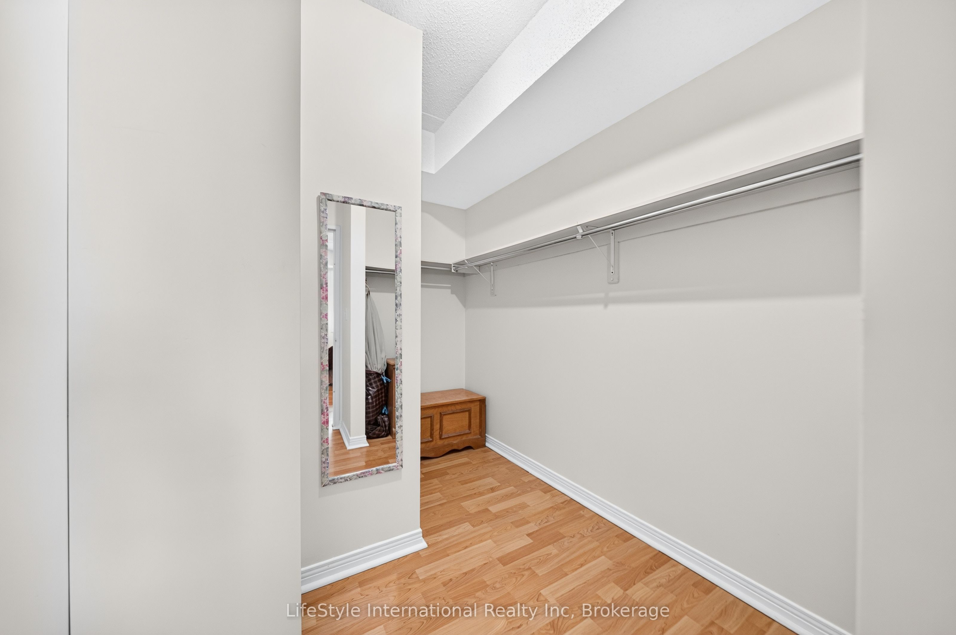 208 Silvercreek Parkway N 210 Property Photo 33