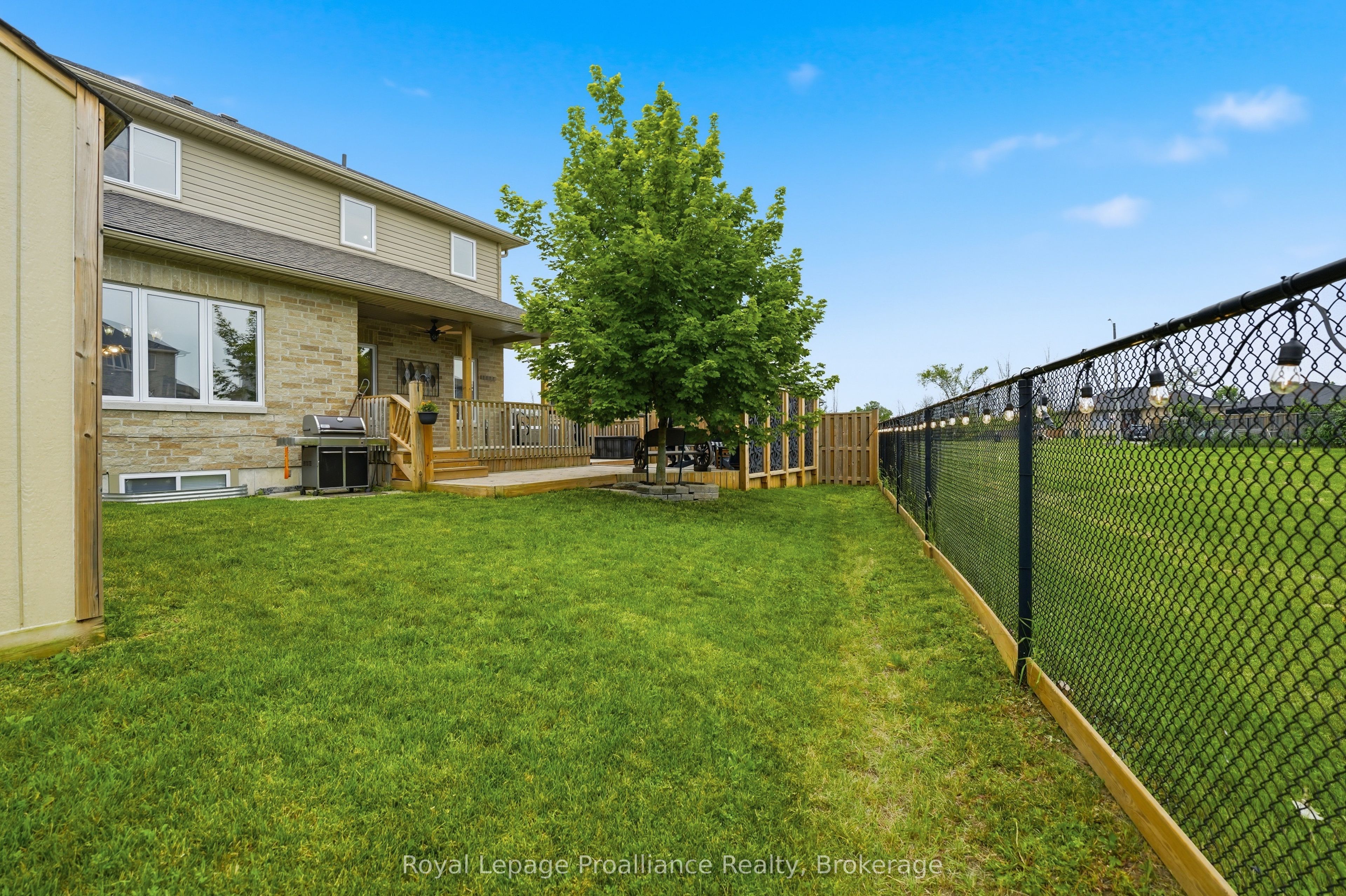 32 Walnut Crescent Property Photo 43