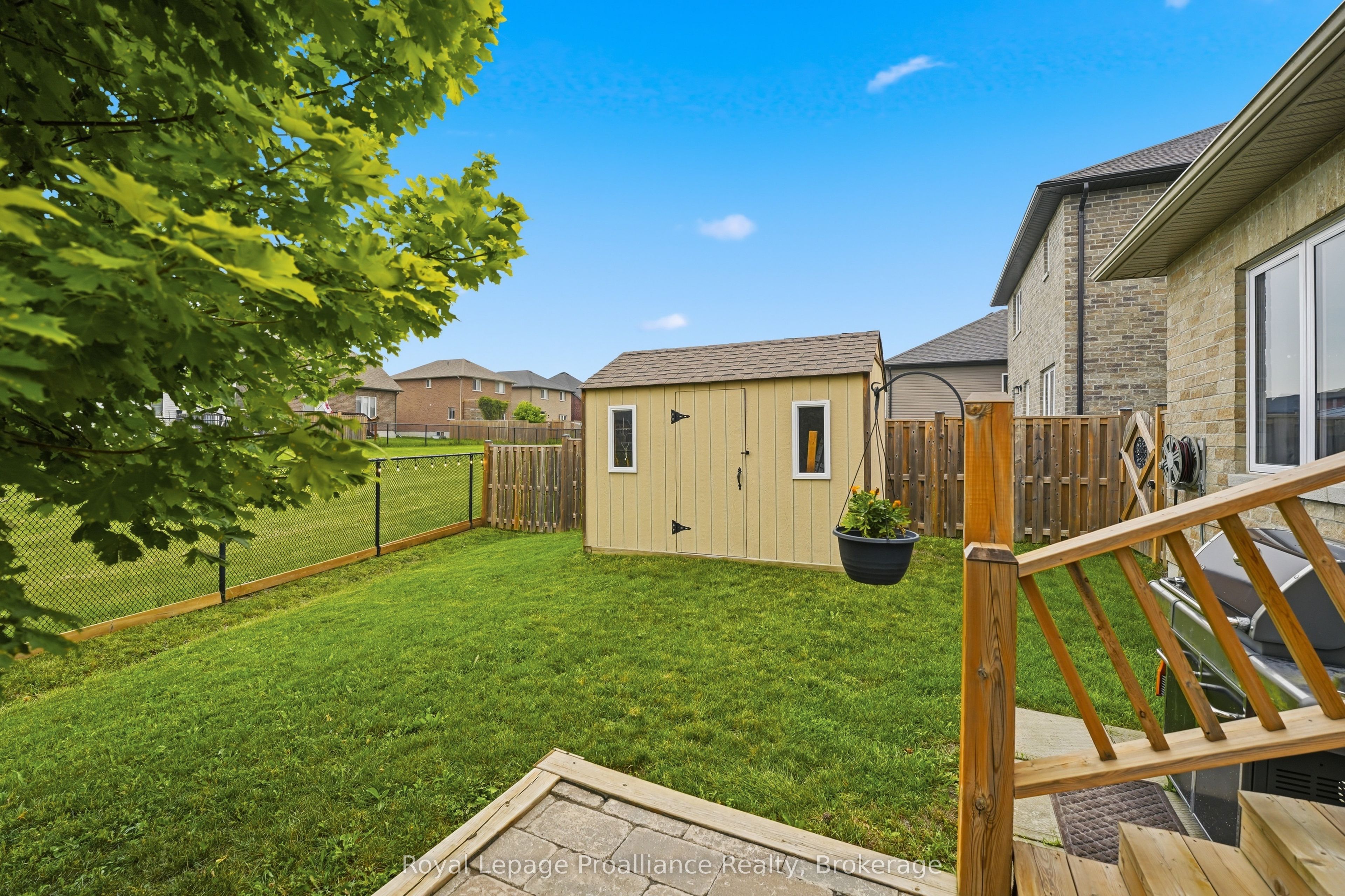 32 Walnut Crescent Property Photo 44