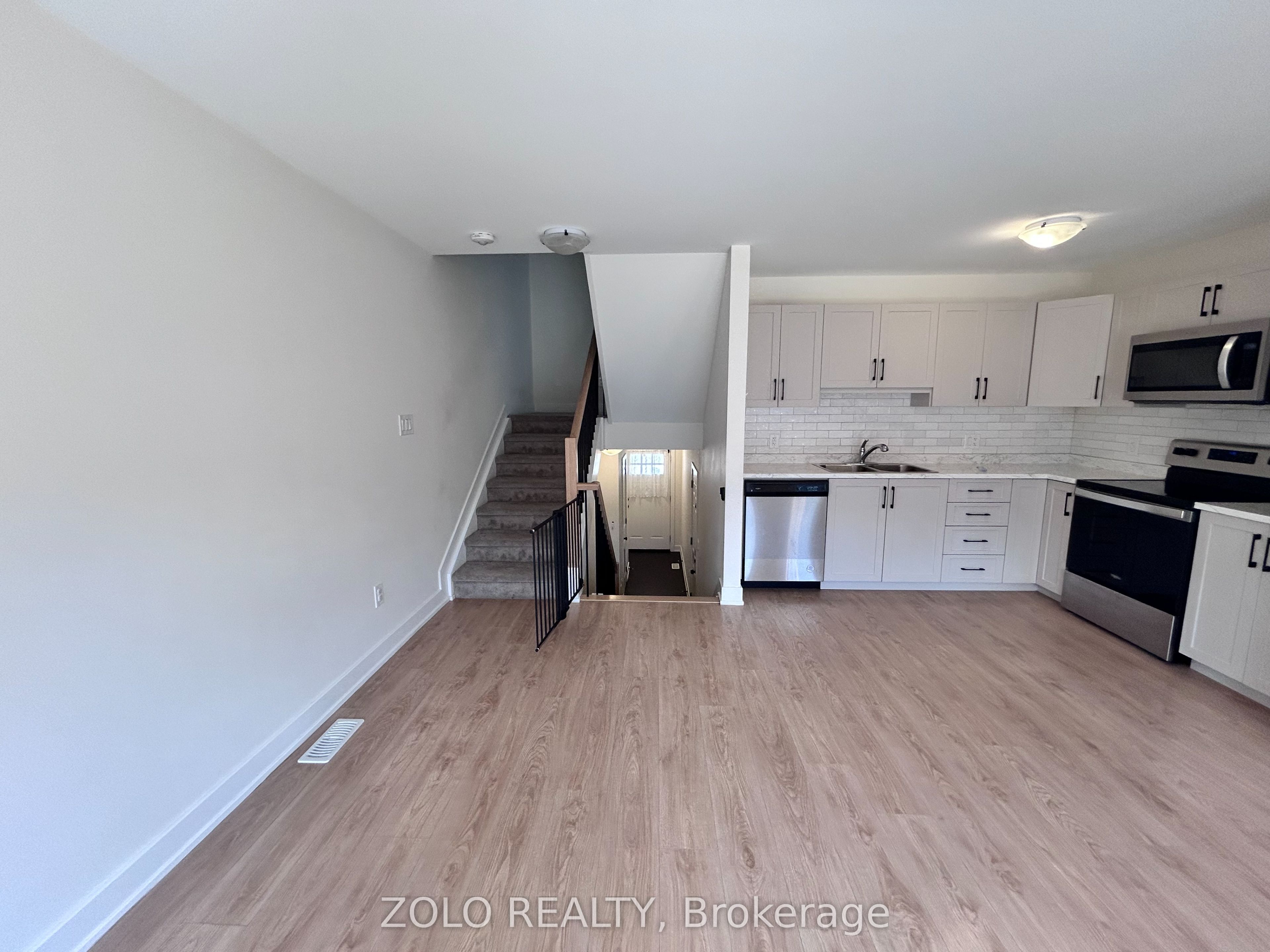 67 Whitcomb Crescent Property Photo 5