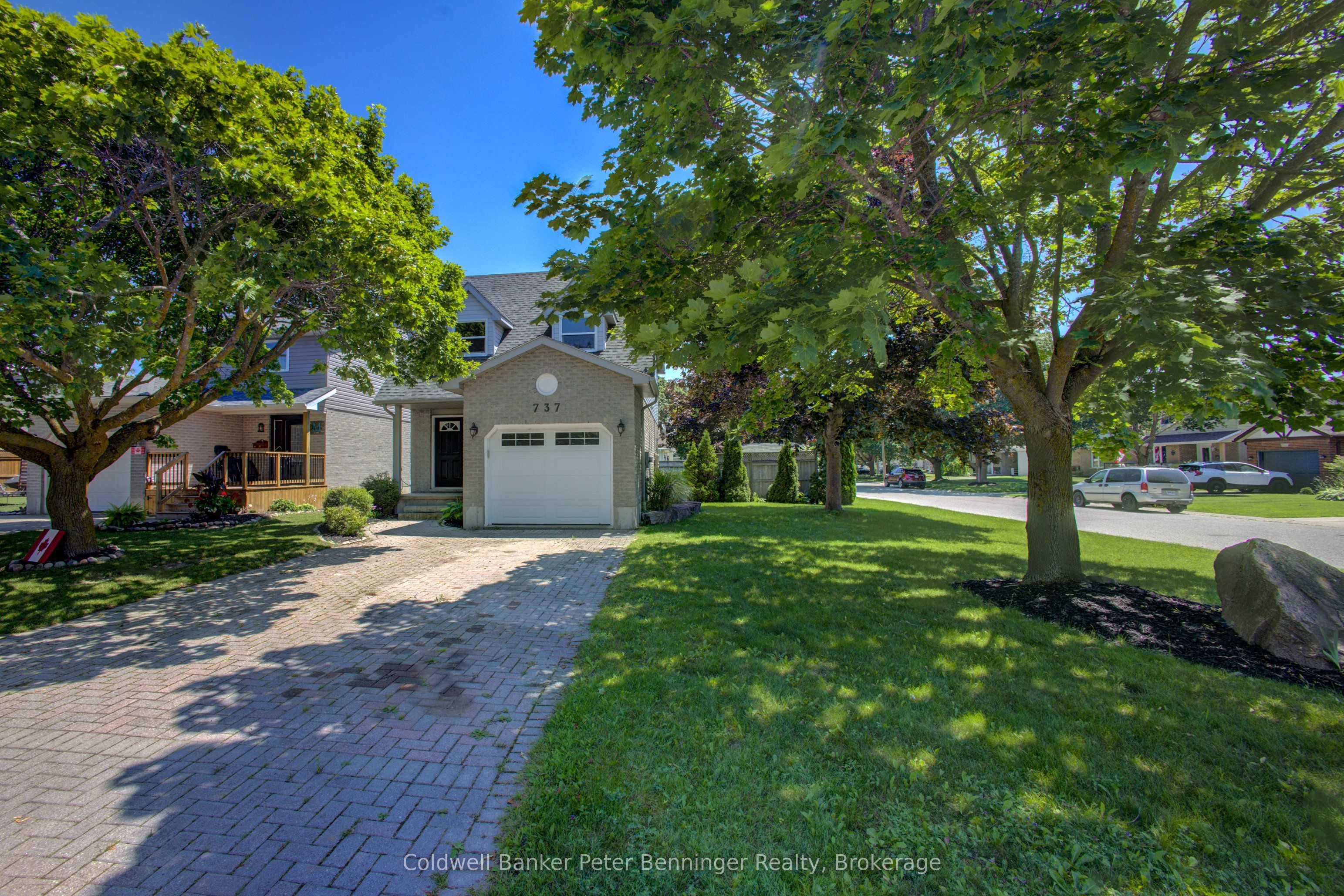 737 Mackendrick Drive Property Photo 1