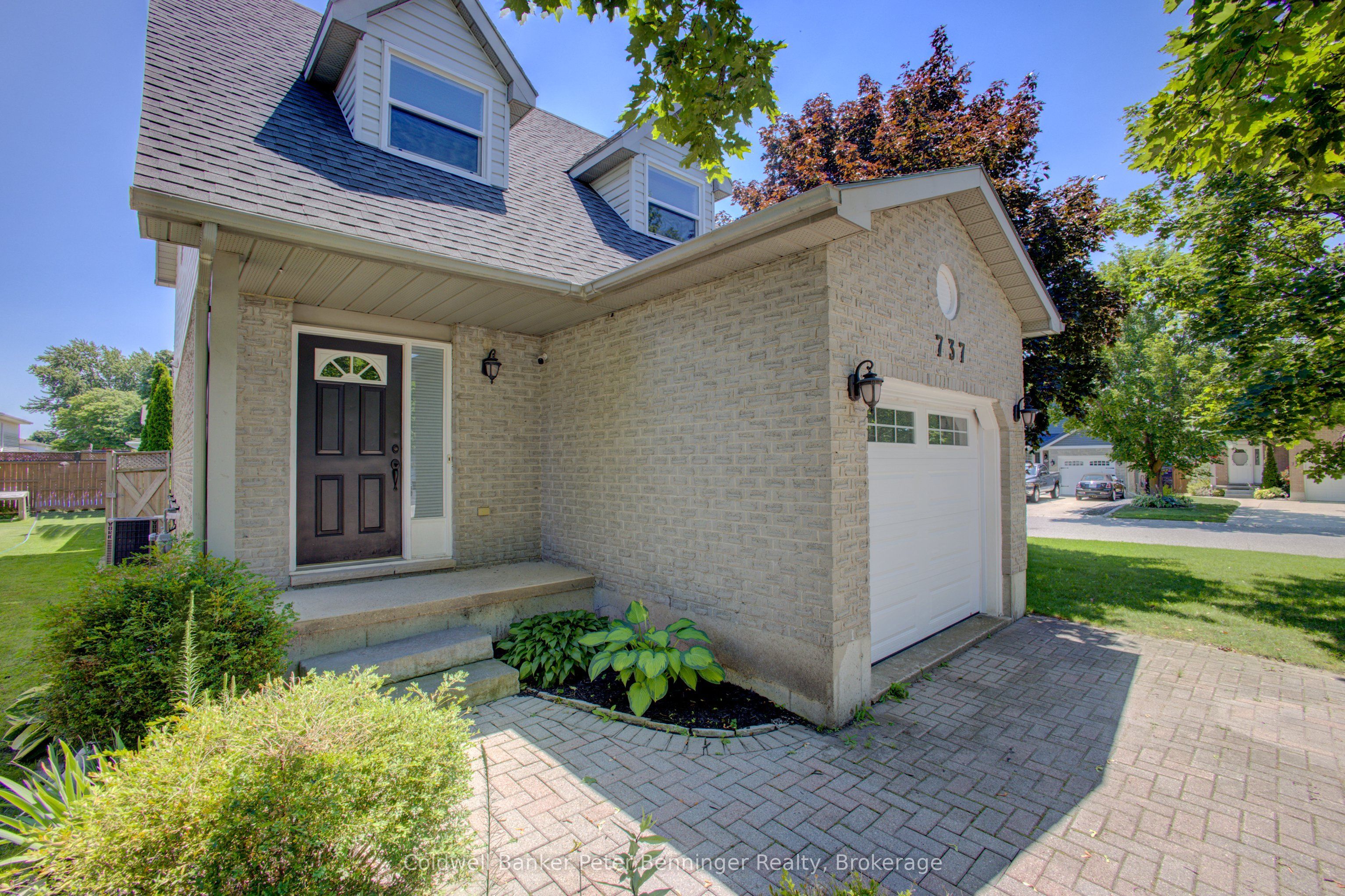 737 Mackendrick Drive Property Photo 4
