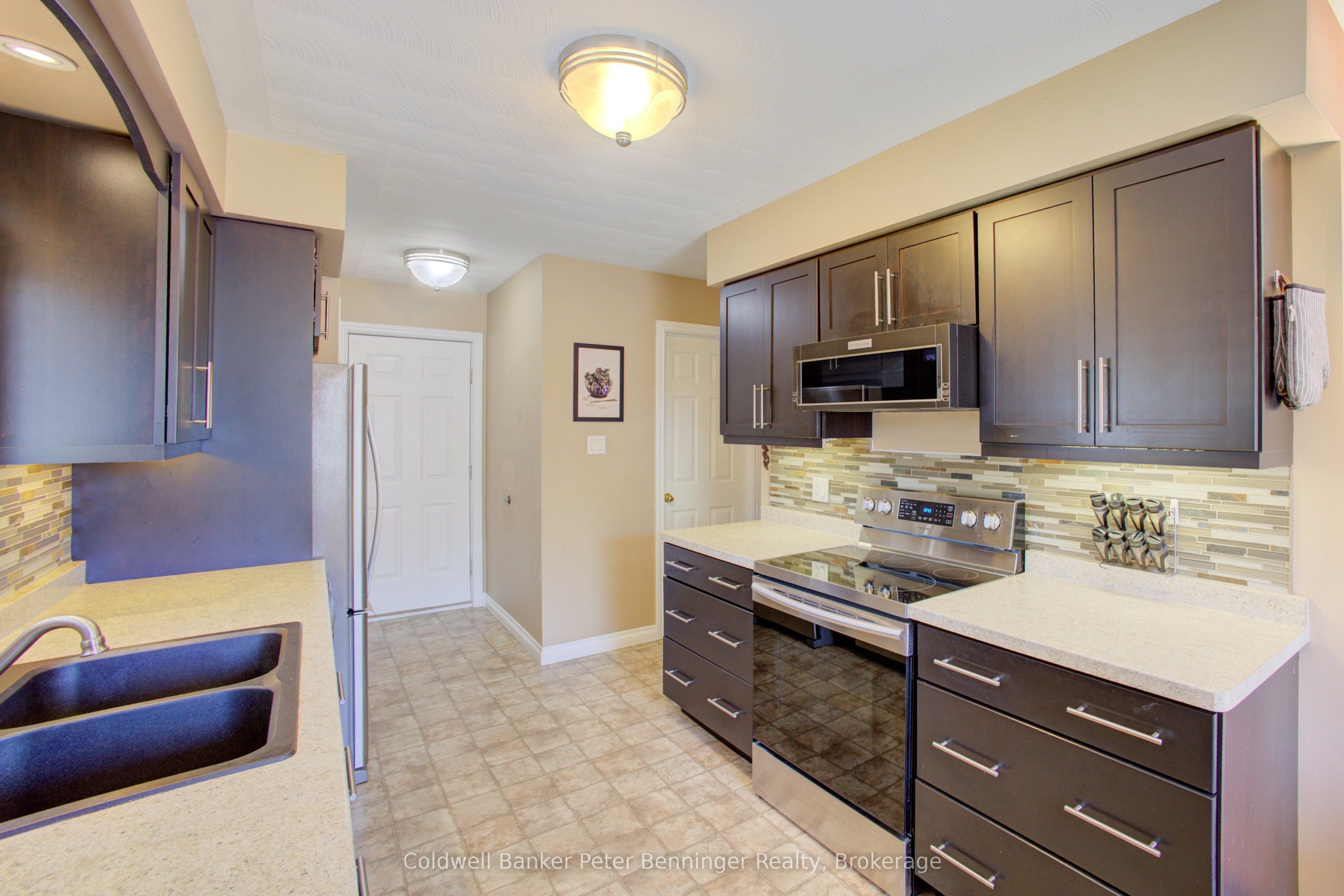 737 Mackendrick Drive Property Photo 13