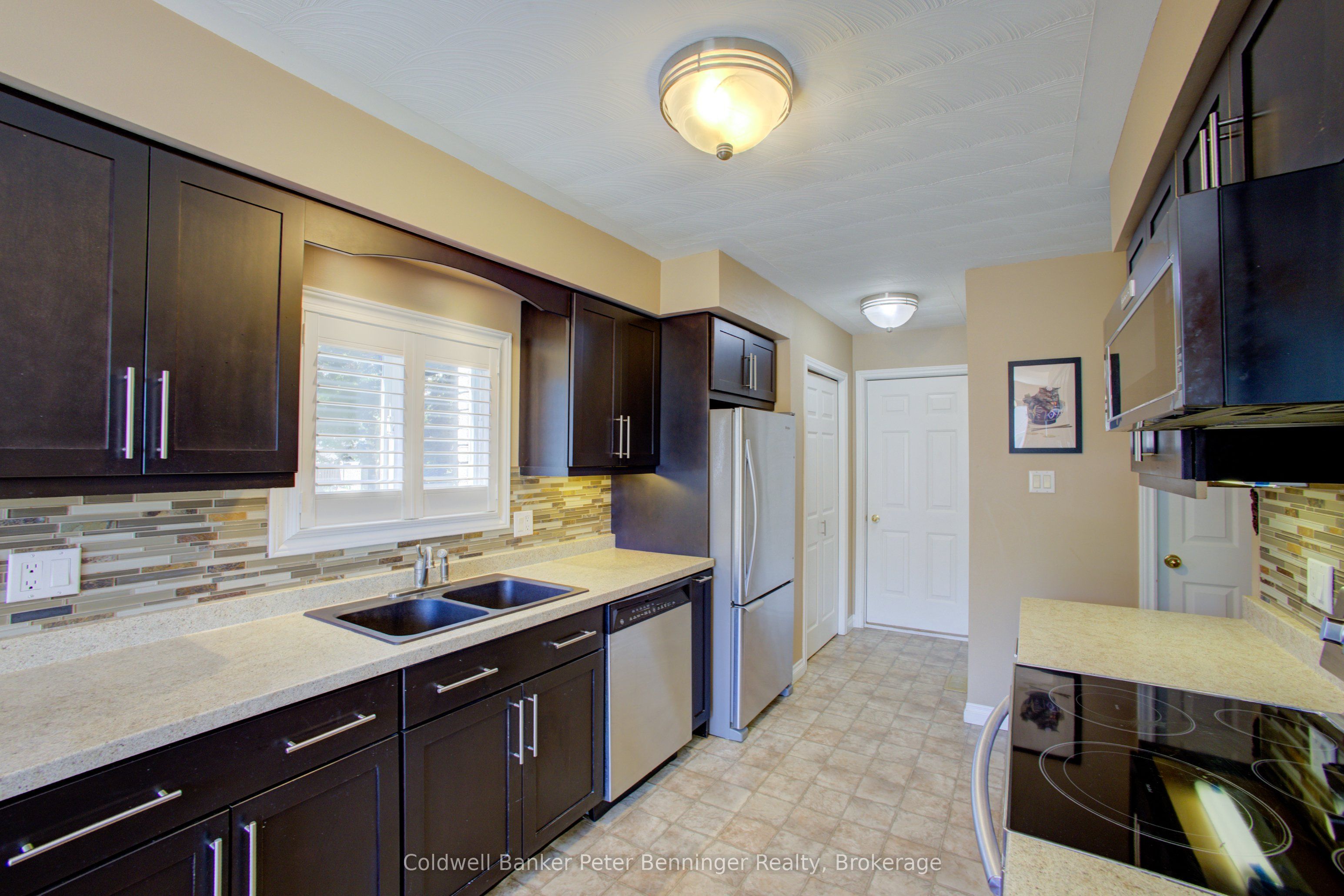 737 Mackendrick Drive Property Photo 14