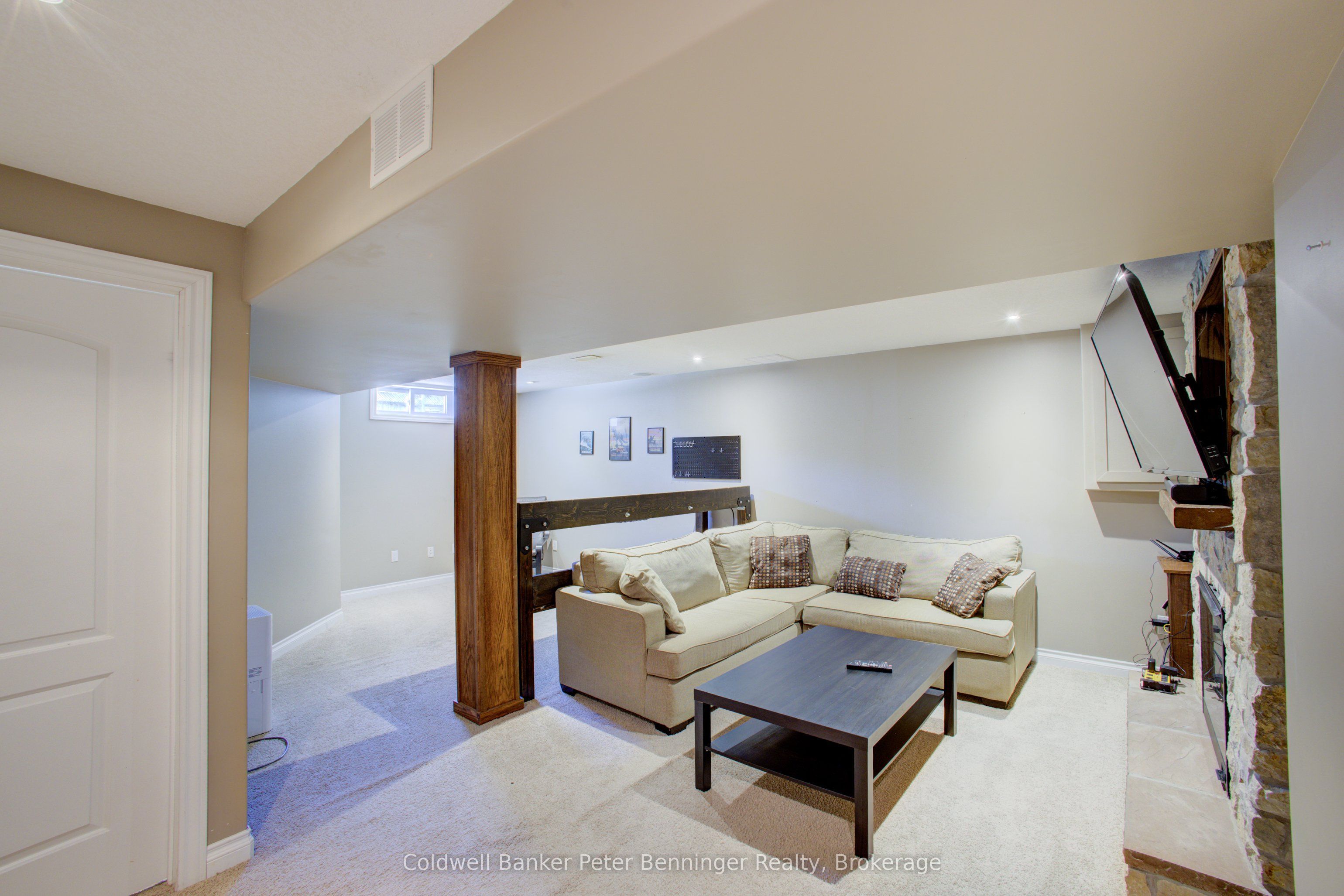 737 Mackendrick Drive Property Photo 27
