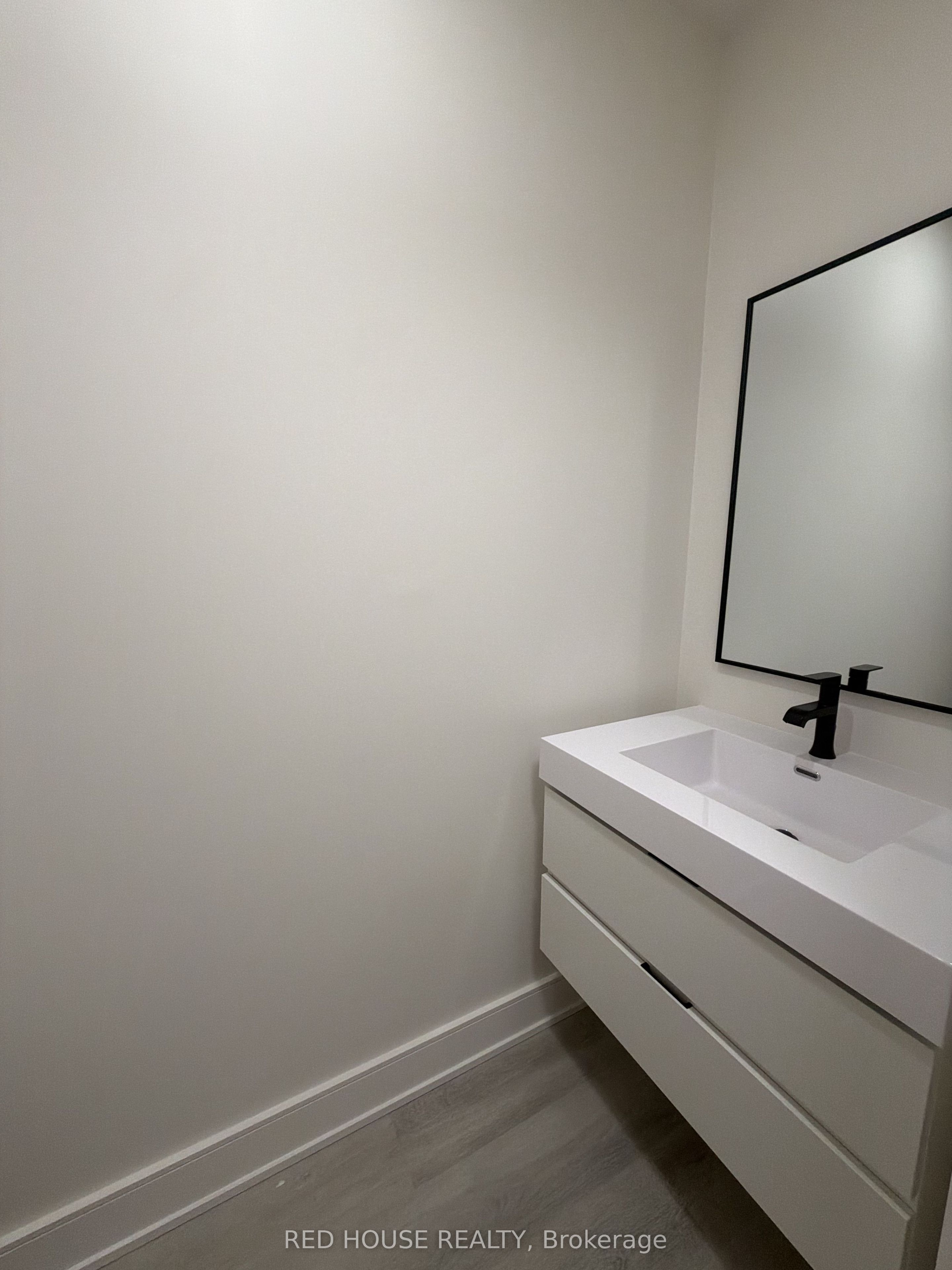 157 Everett Common Property Photo 12