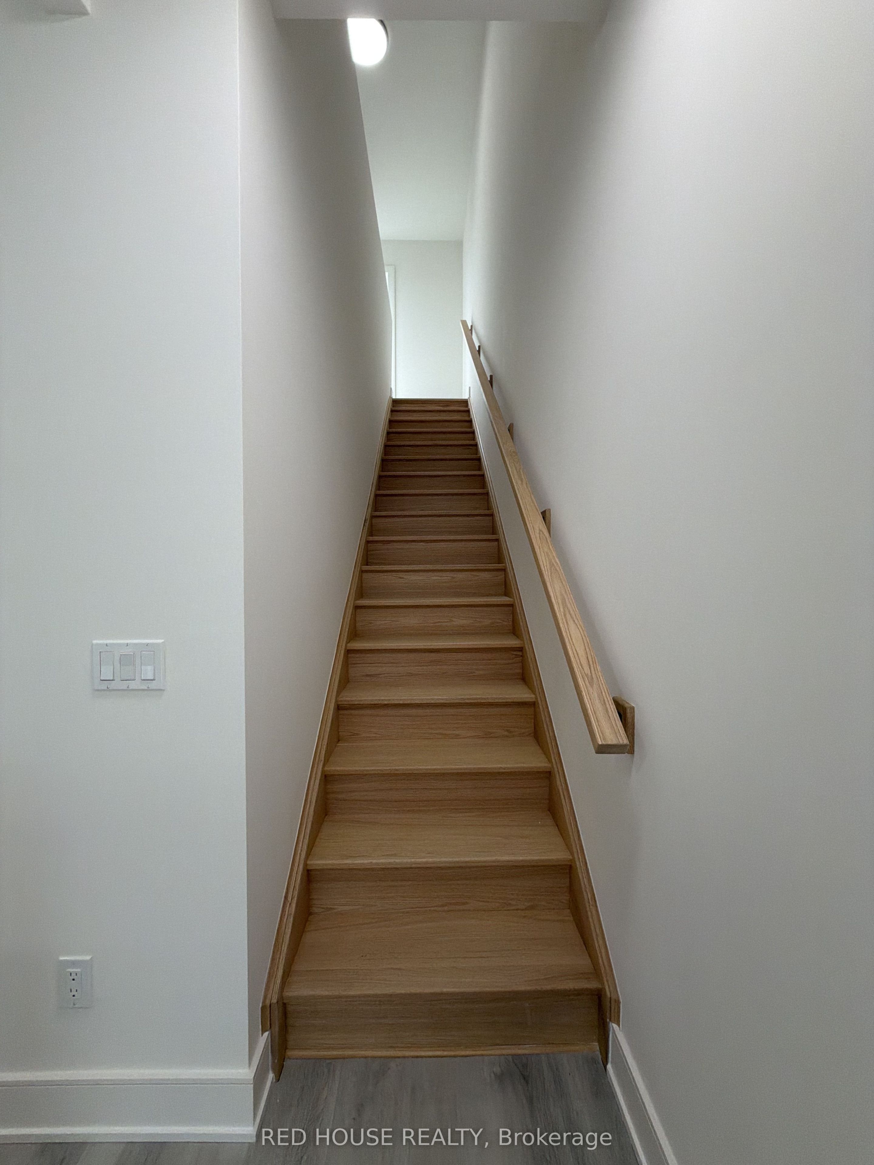 157 Everett Common Property Photo 13