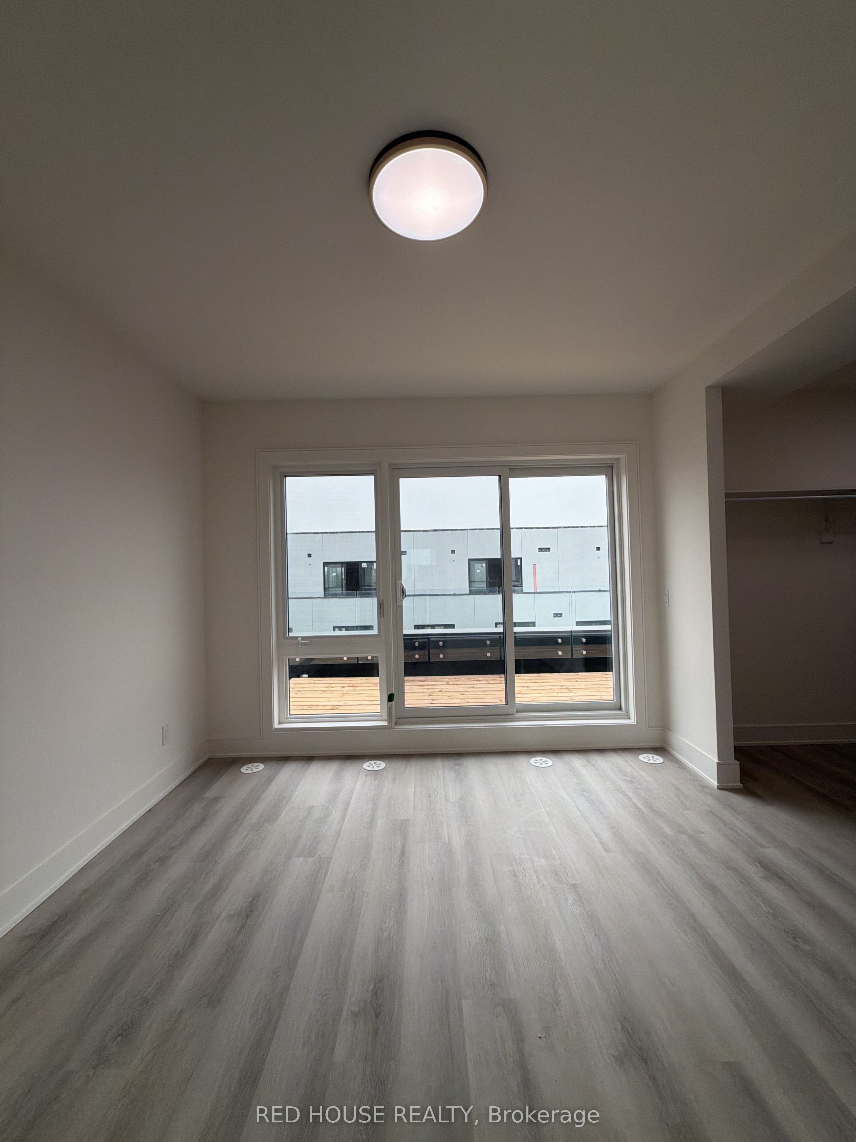 157 Everett Common Property Photo 16