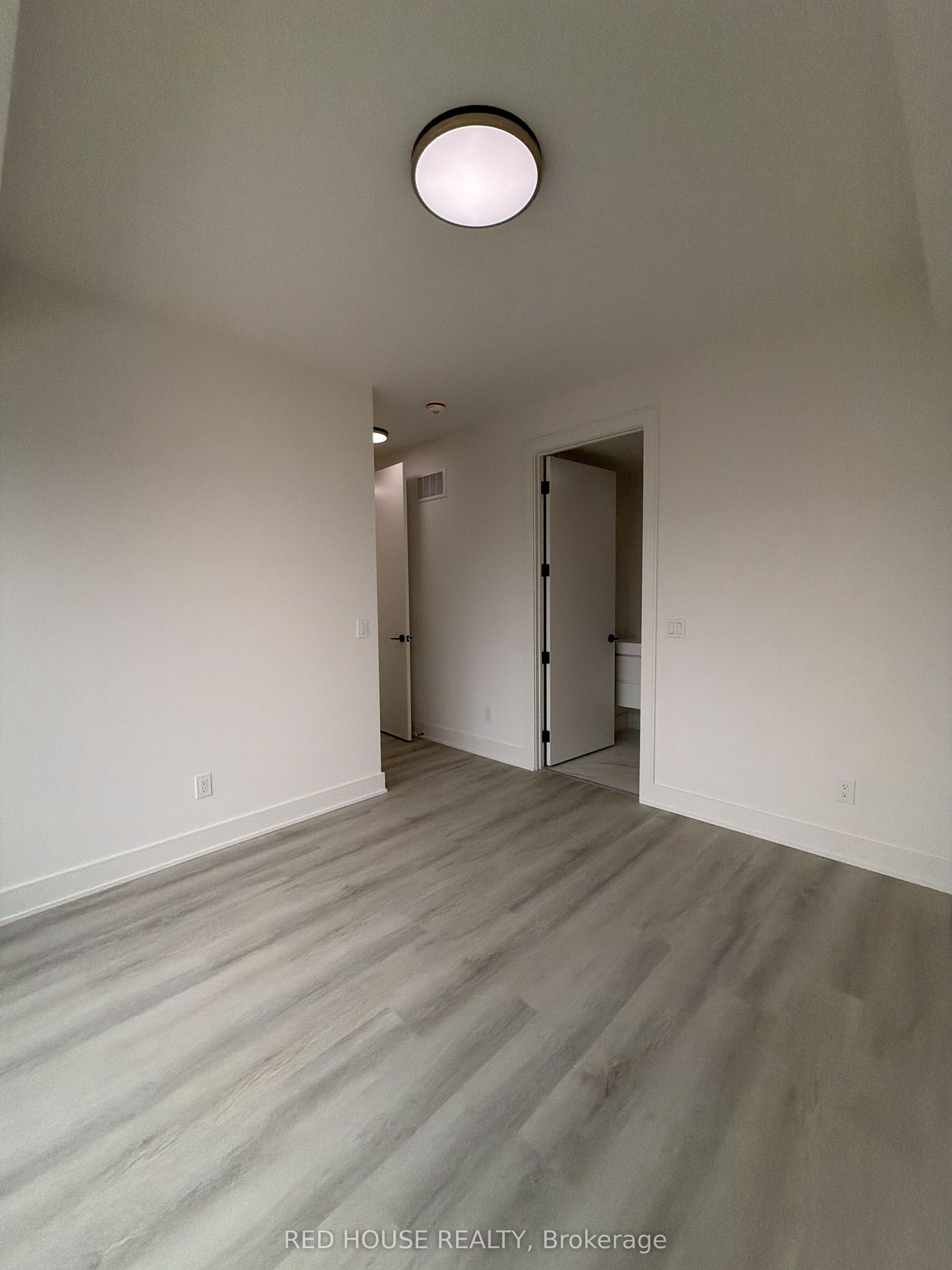 157 Everett Common Property Photo 22
