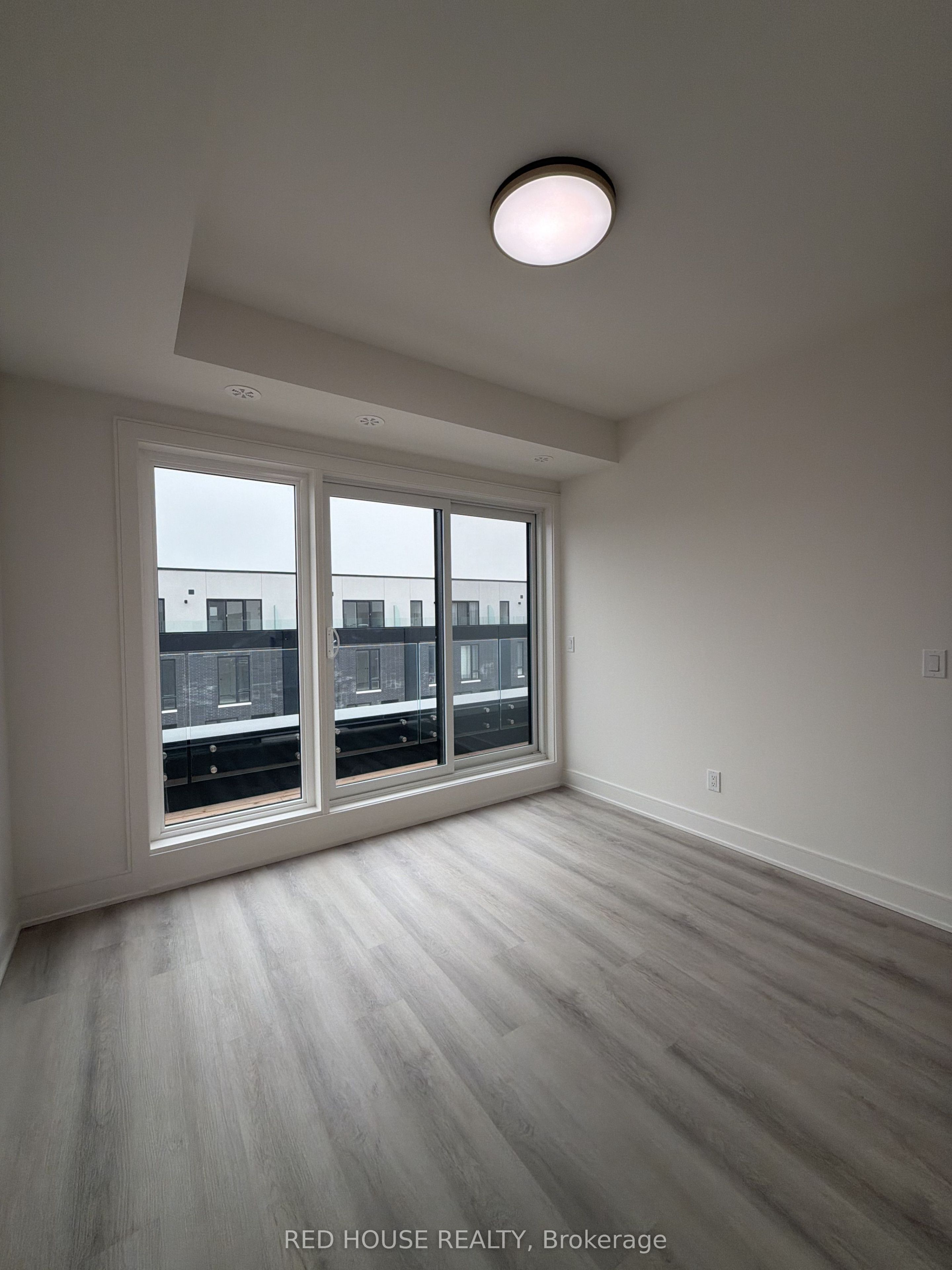 157 Everett Common Property Photo 25