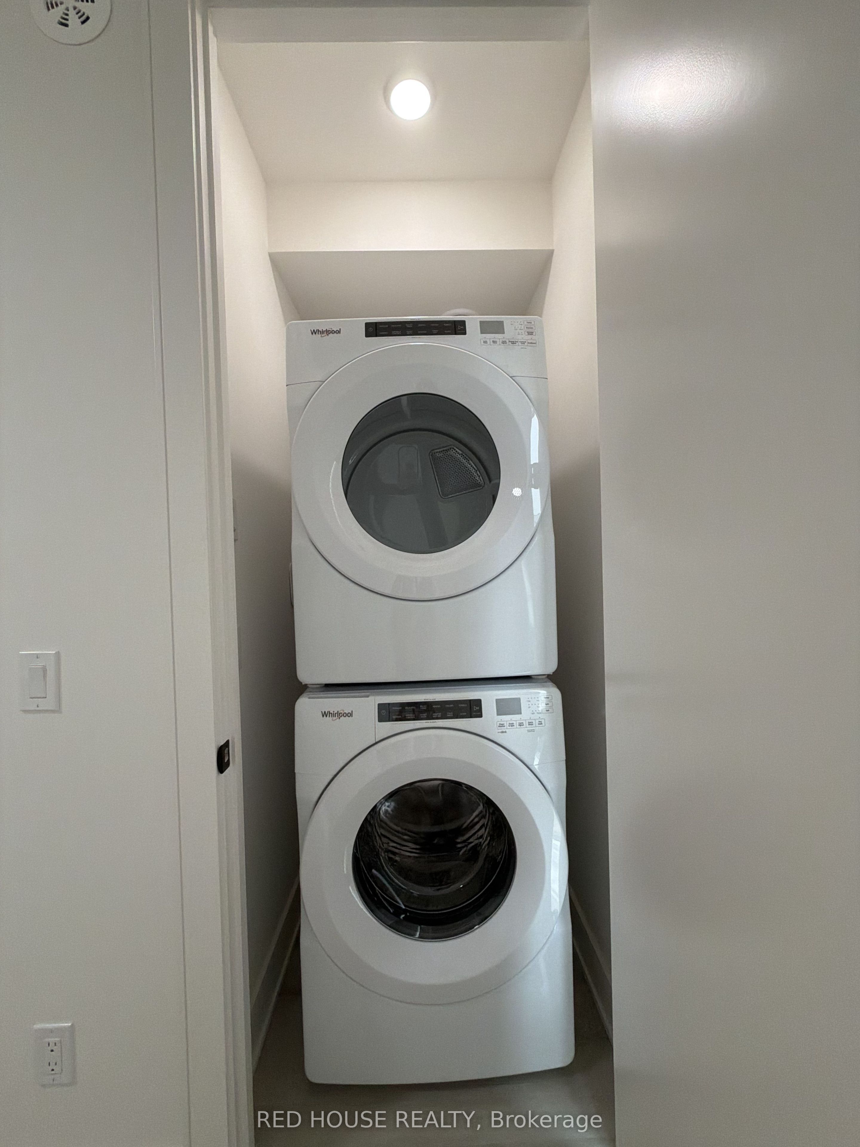157 Everett Common Property Photo 30