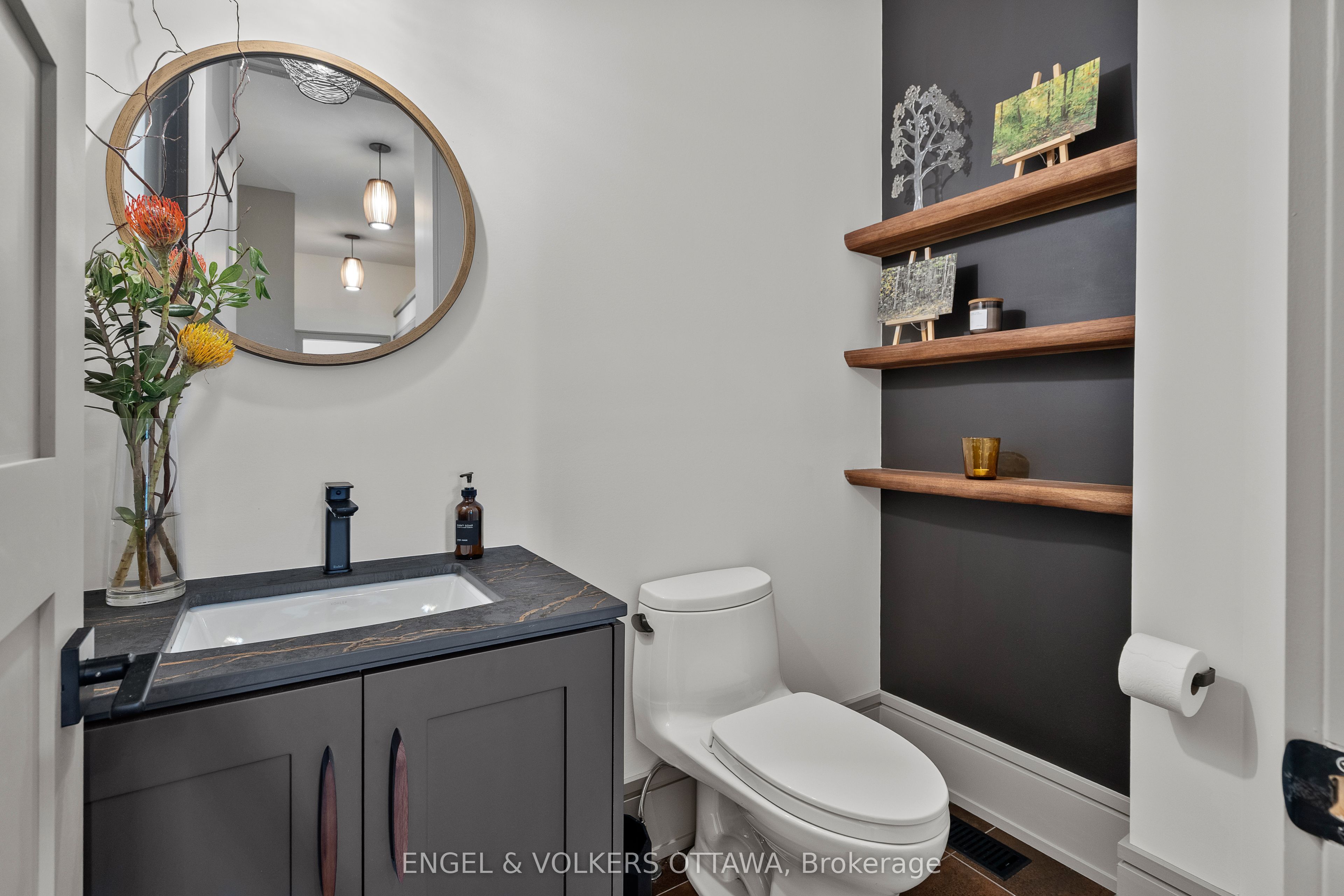 37 Clarendon Avenue Property Photo 6