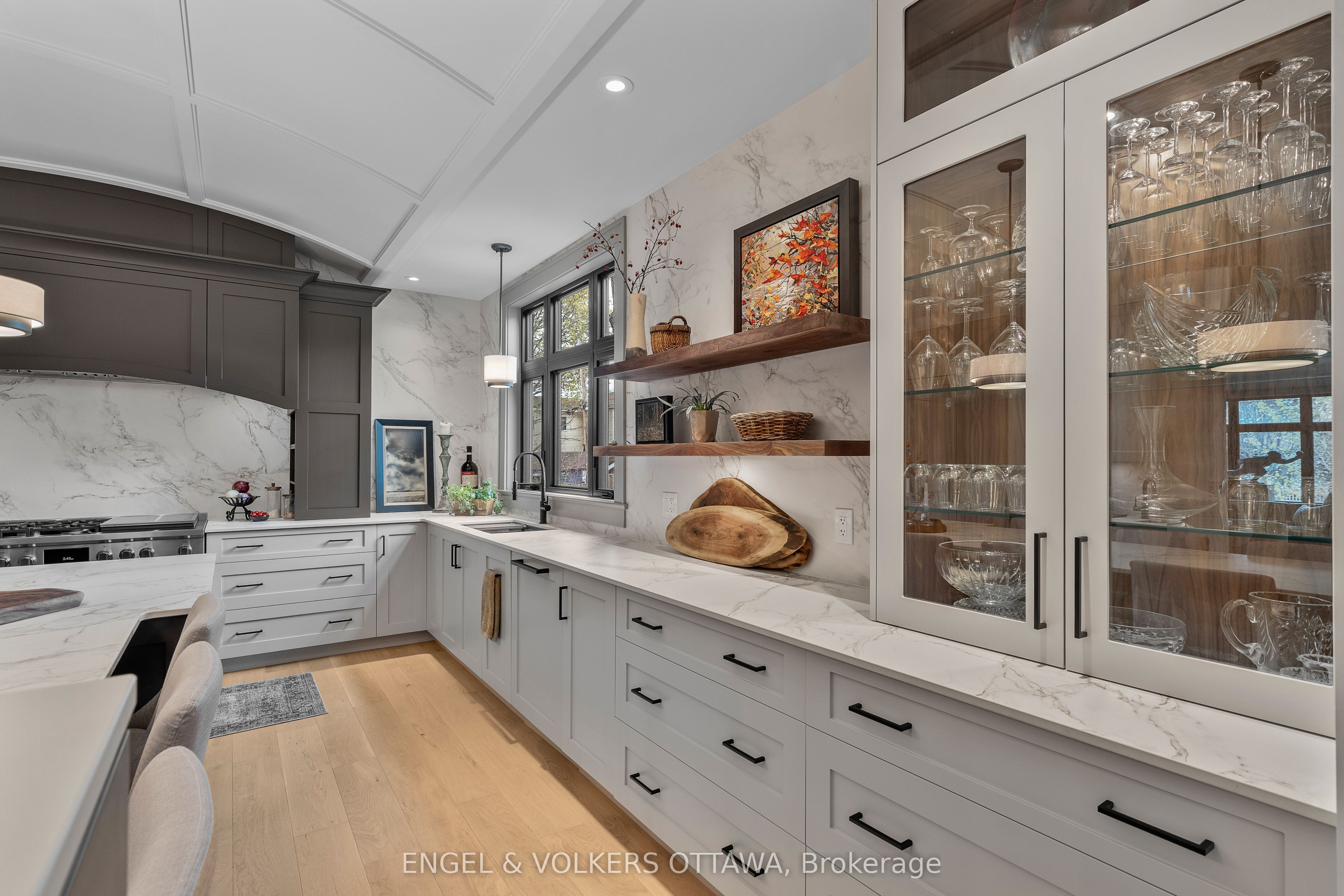 37 Clarendon Avenue Property Photo 13