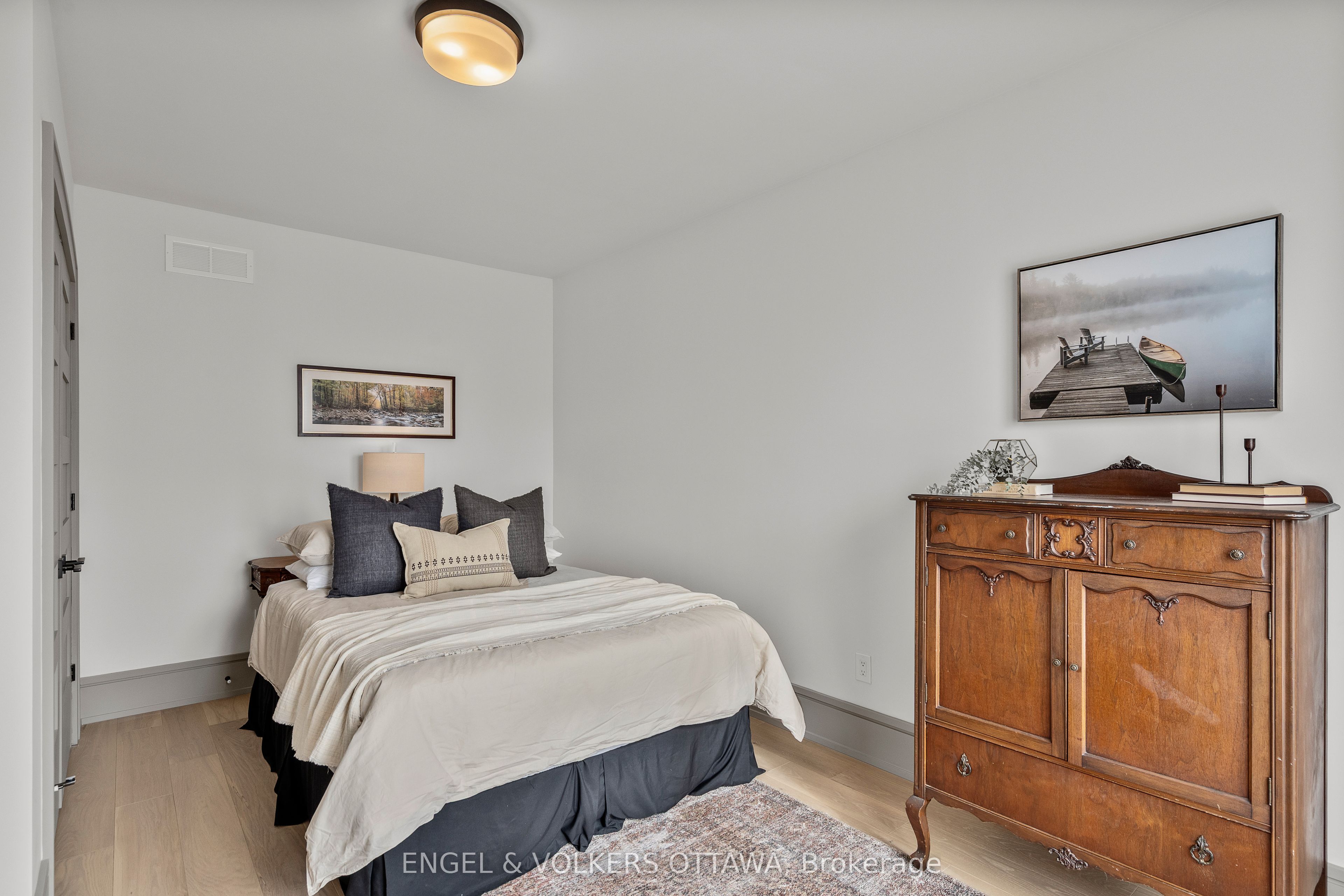 37 Clarendon Avenue Property Photo 29